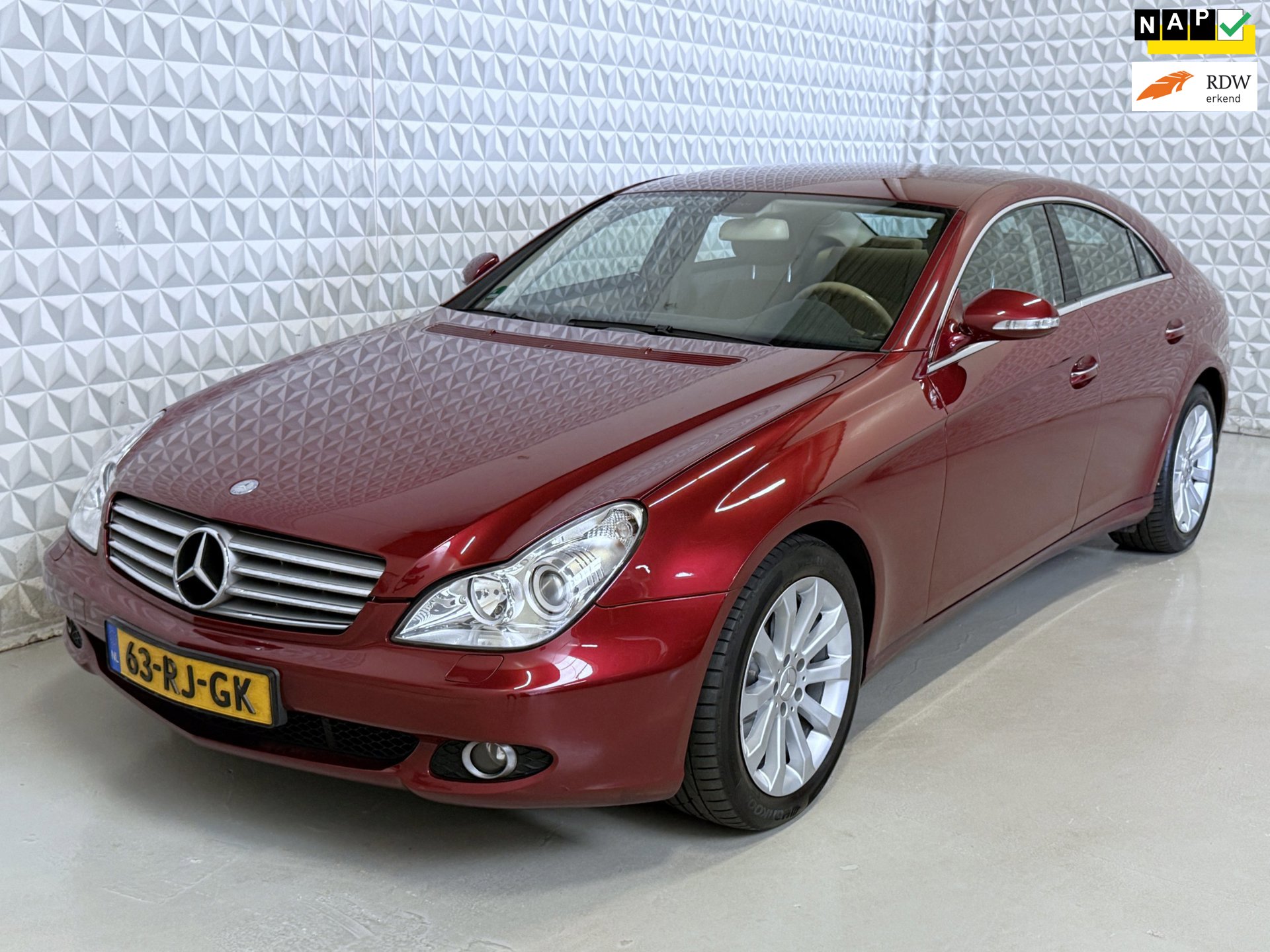 Mercedes-Benz CLS-klasse 350 V6 in goede staat + veel opties! (2005)