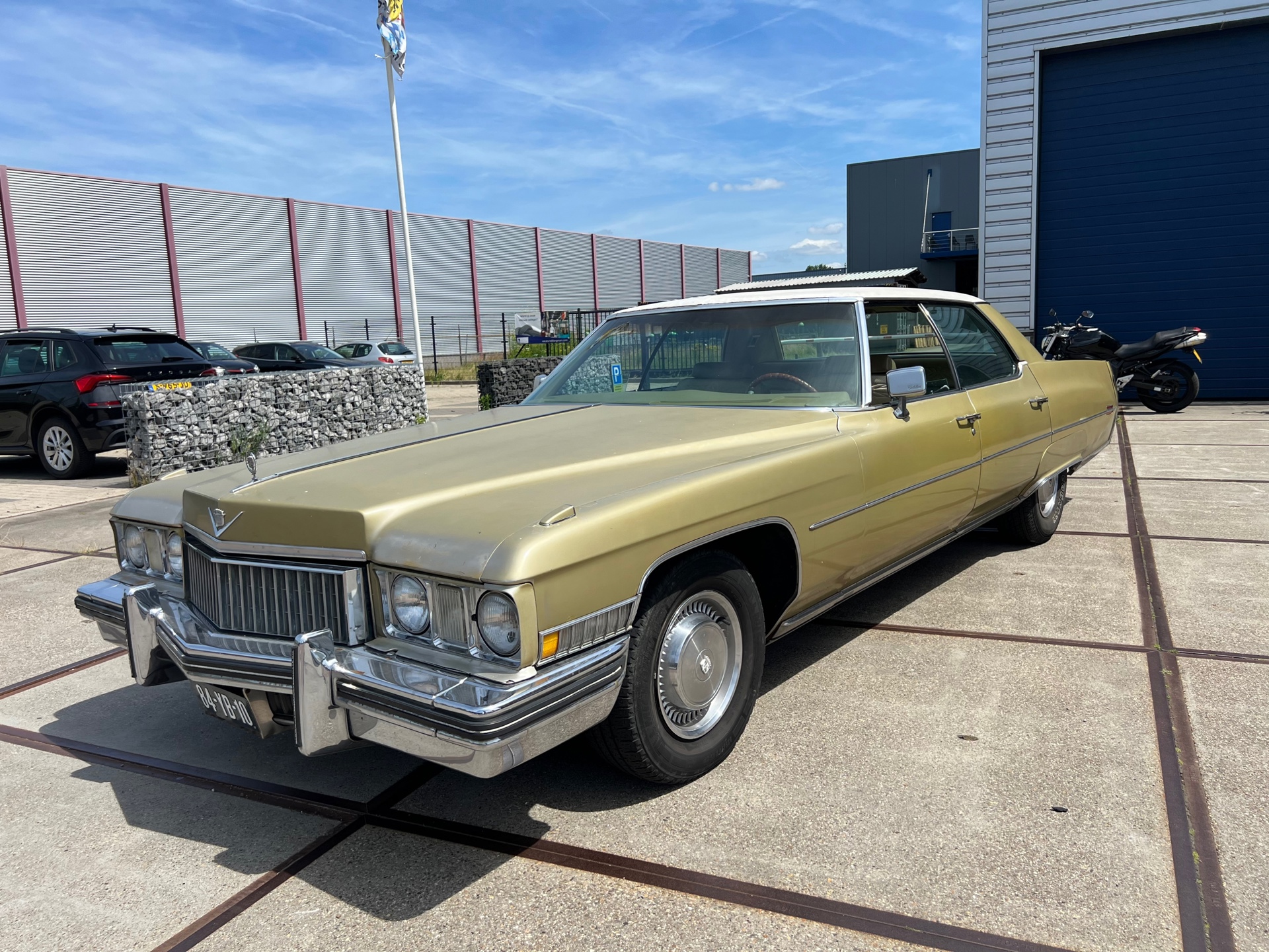 Cadillac De Ville 6 CD 69 Sedan 7.7 V8( Lpg3-26) 1973 belVrij/Apkvrij