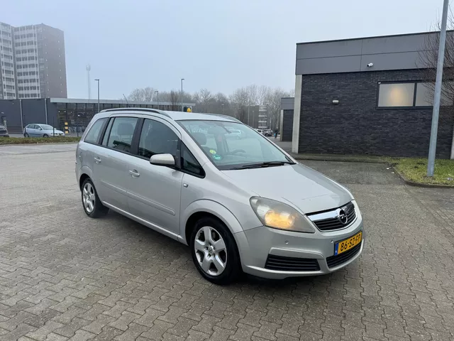 Opel Zafira 2.2 Executive 7P AUTOMAAT