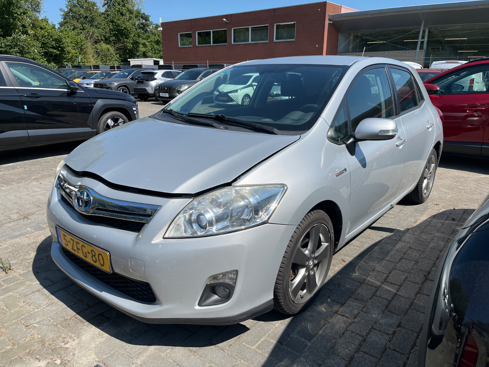 Toyota Auris 1.8 Full Hybrid Dynamic EXPORT-HANDEL