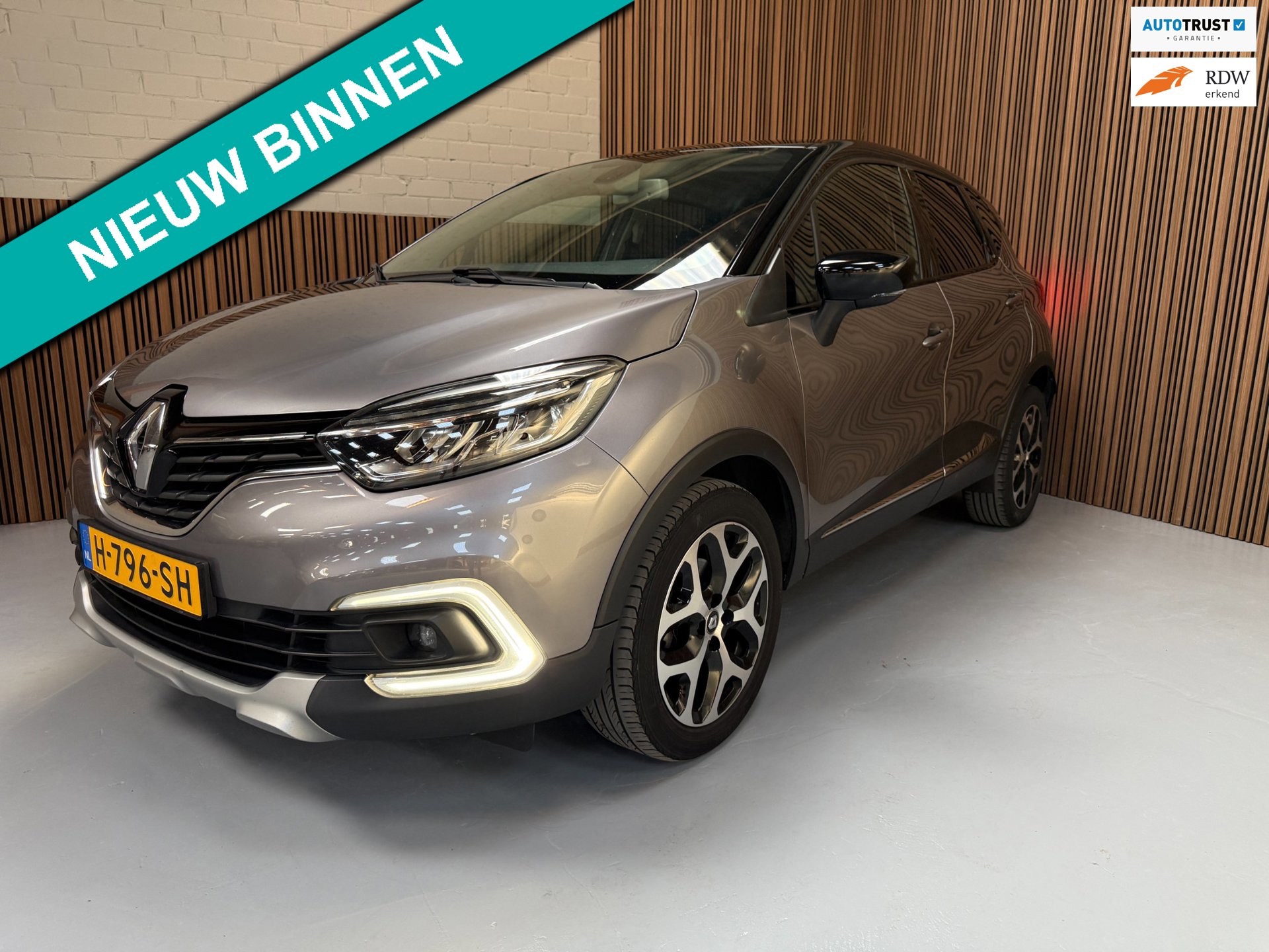 Renault Captur 1.5 dCi Intens automaat, navi, PDC, led, cruise, nieuwe APK Schitterende auto.