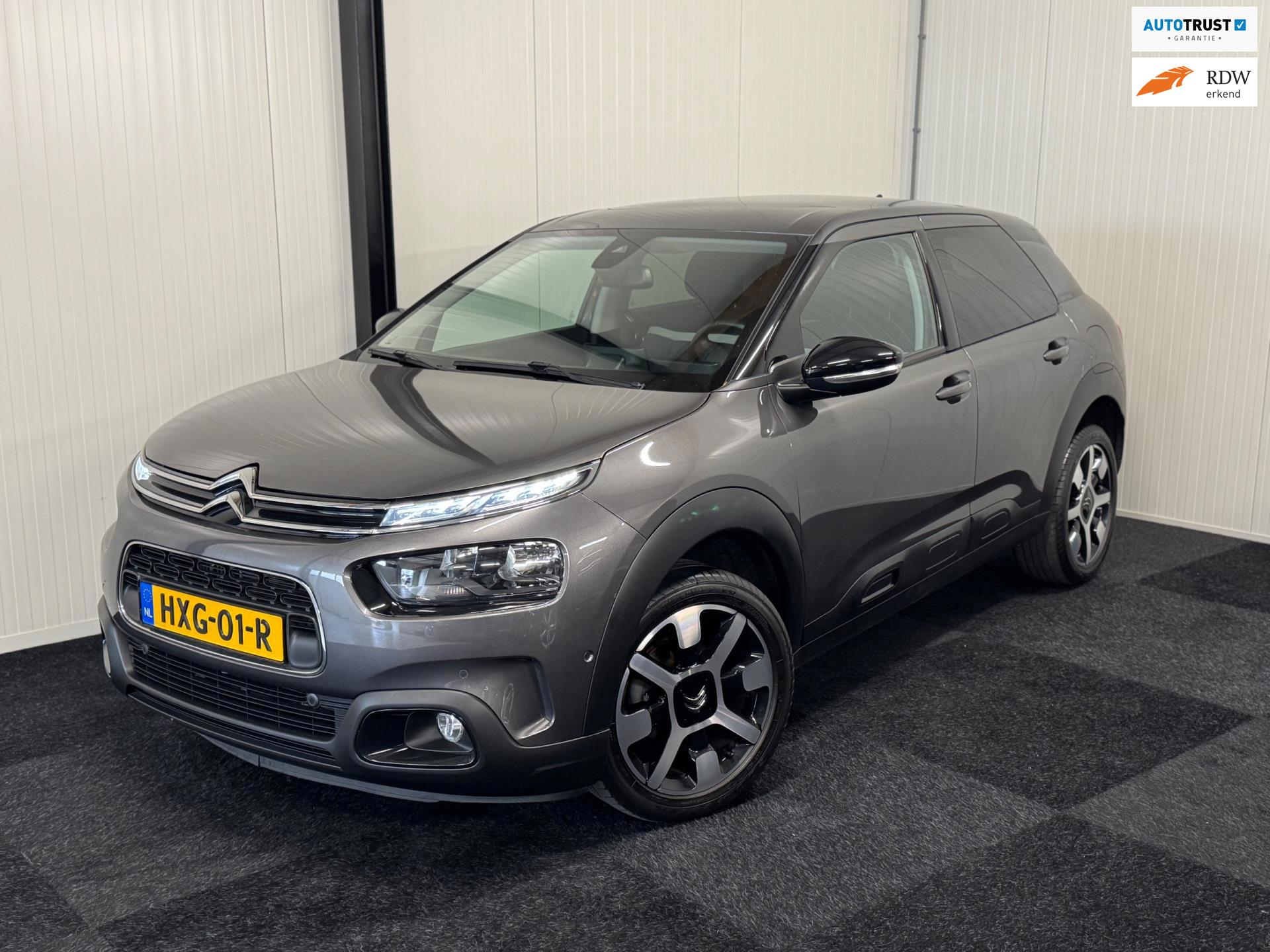 Citroën C4 CACTUS 1.2 PureTech 2020 PANO/KEYLESS/DODEH/LANE/FRONT/17"/CAMERA/CARPLAY