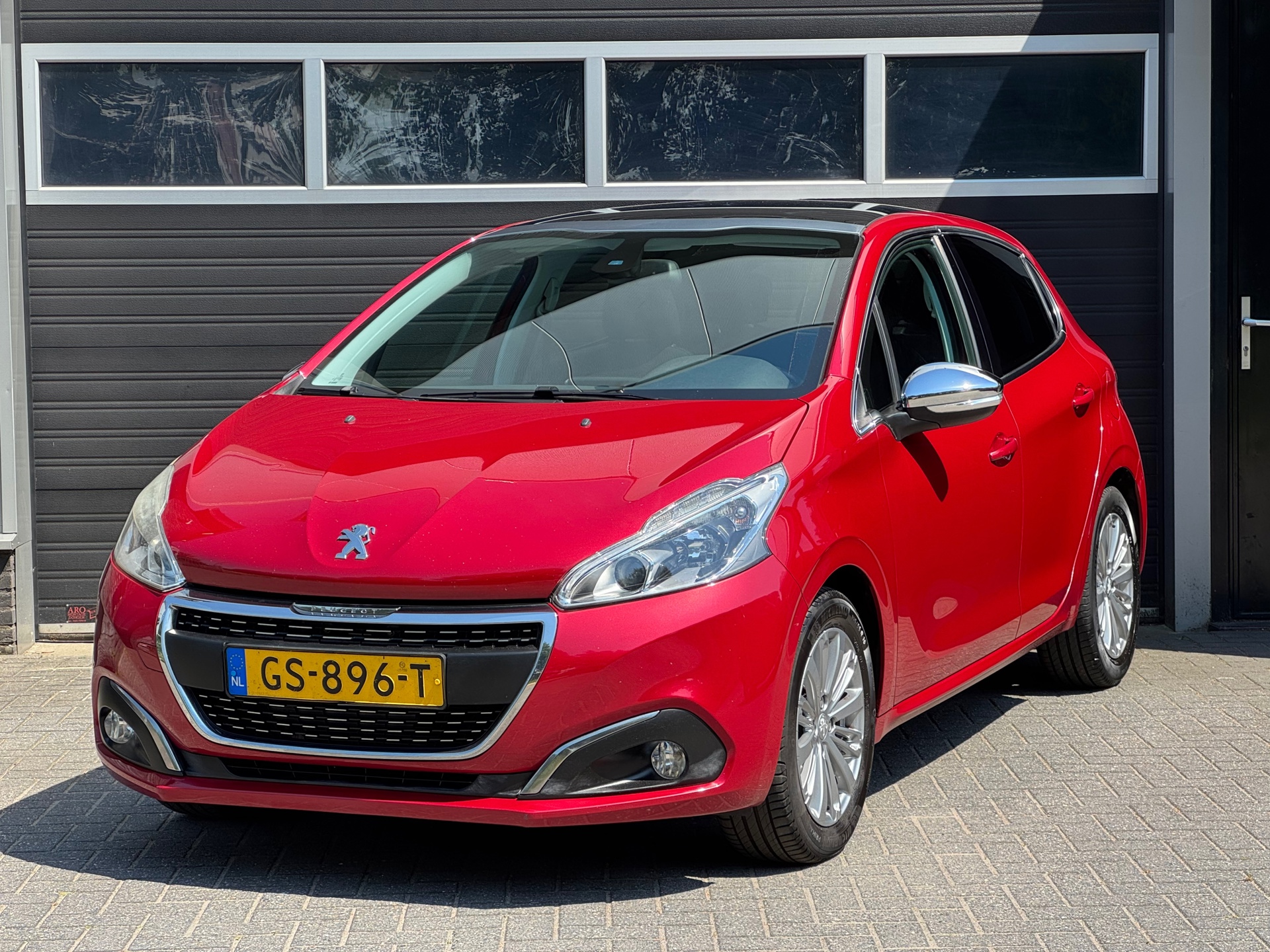 Peugeot 208 1.2 PureTech Allure Automaat, Pano, Navi, Cruise, Climate Control, NAP