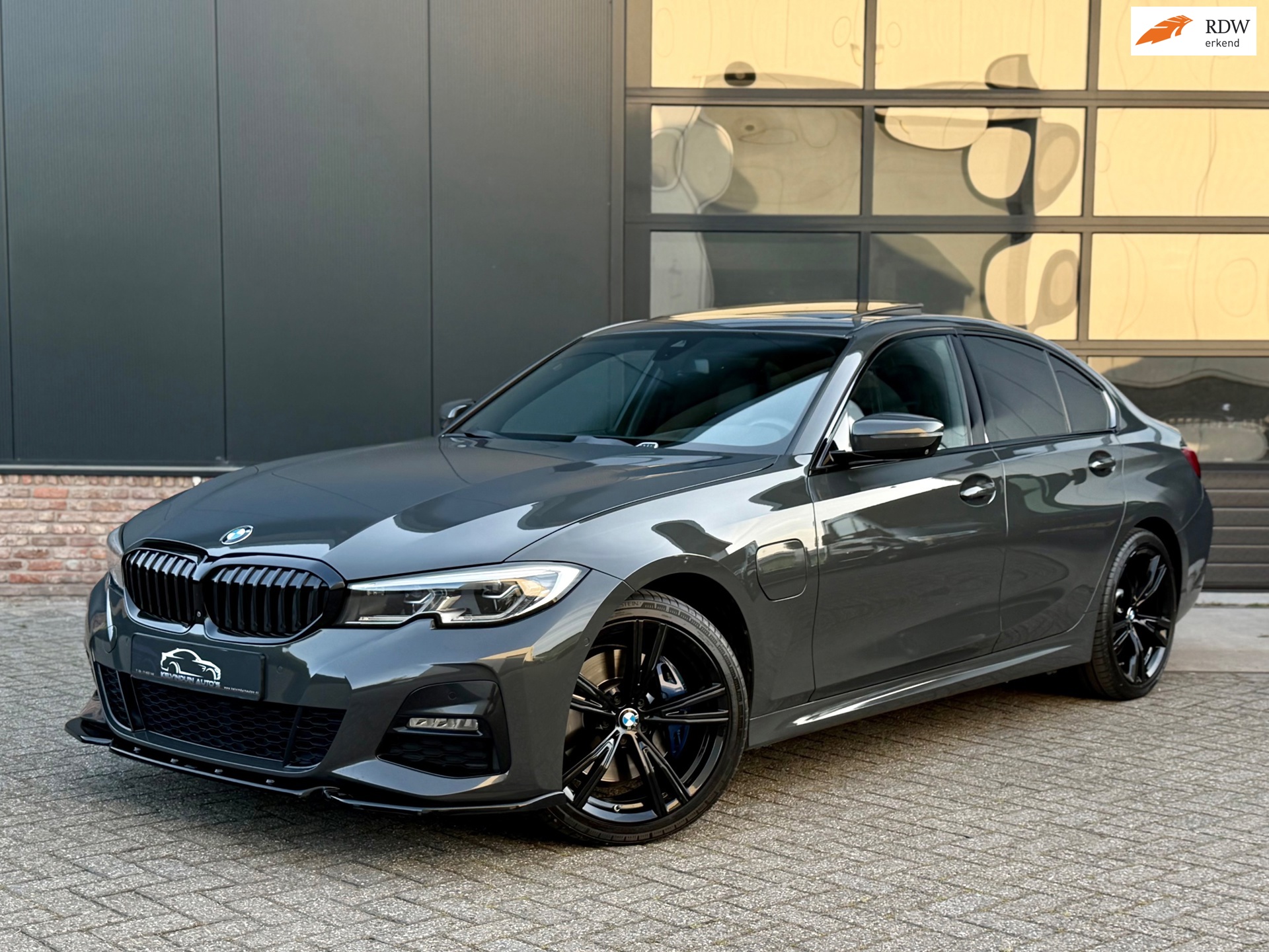 BMW 3-serie 330e High Executive 292pk 340i/Laser/Maxton/H&K