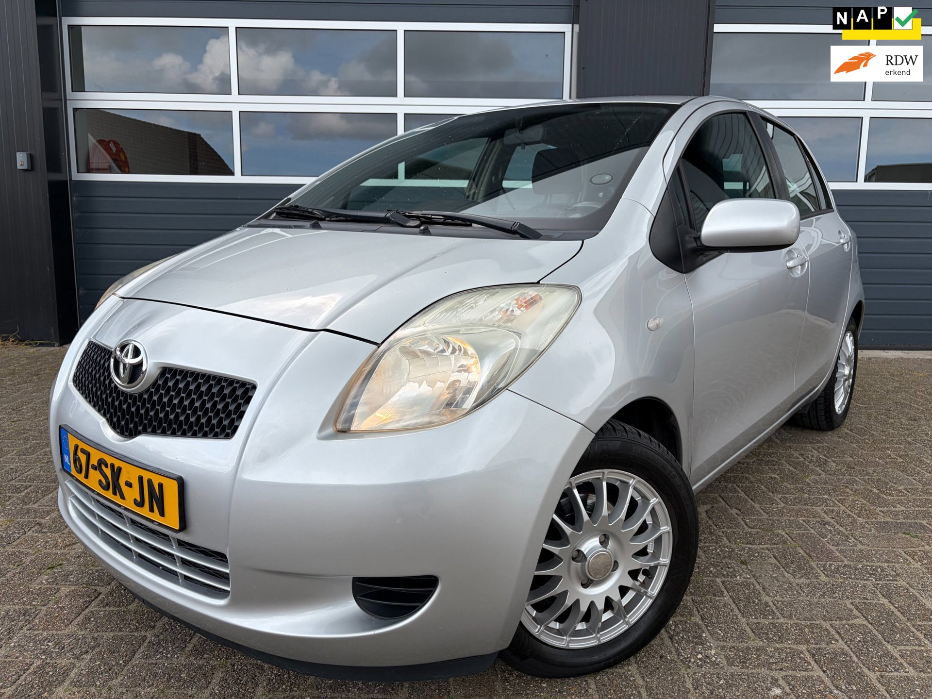 Toyota Yaris 1.3 VVTi Sol|Airco|Zeer nette auto!!!|