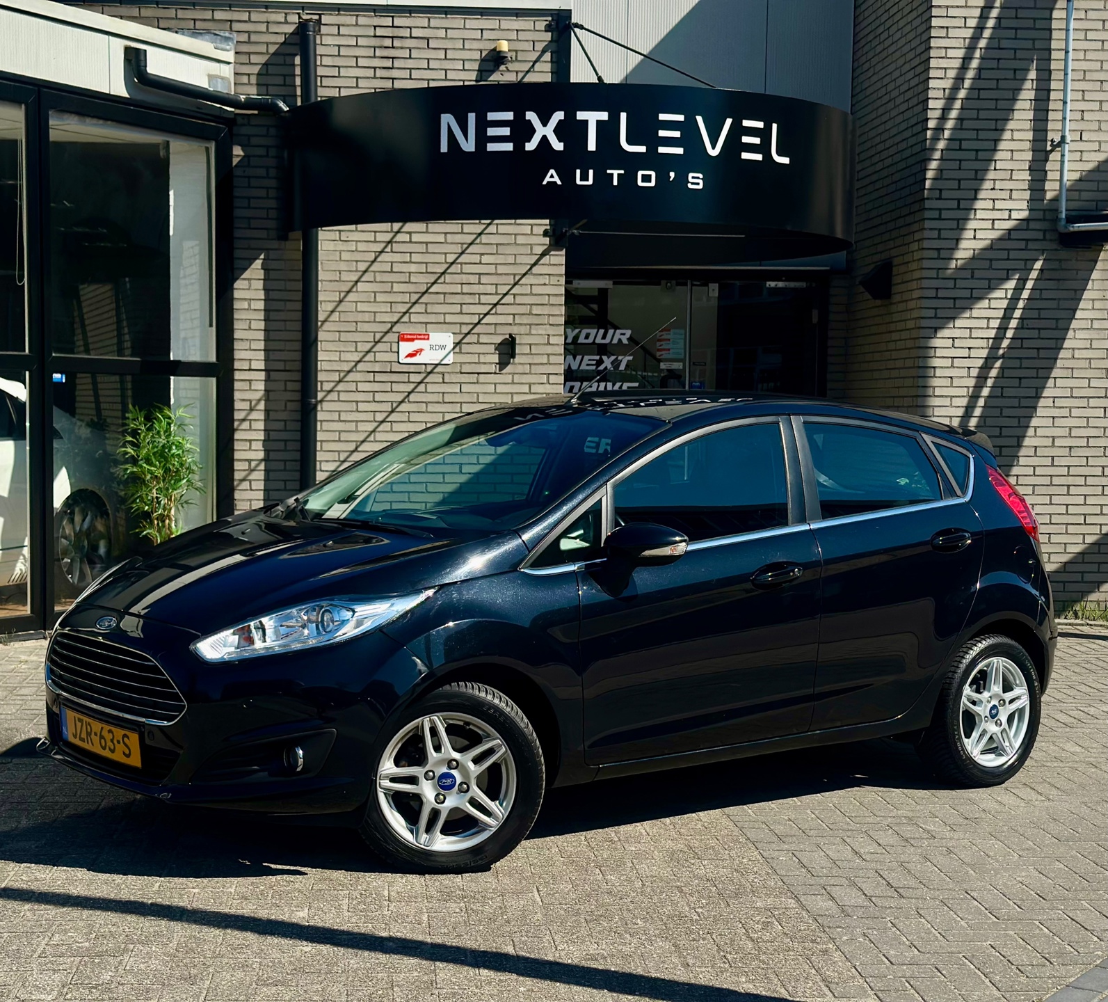 Ford FIESTA 1.6 Ti-VCT Titanium NIEUWE APK AUTOMAAT STOEL VERW.