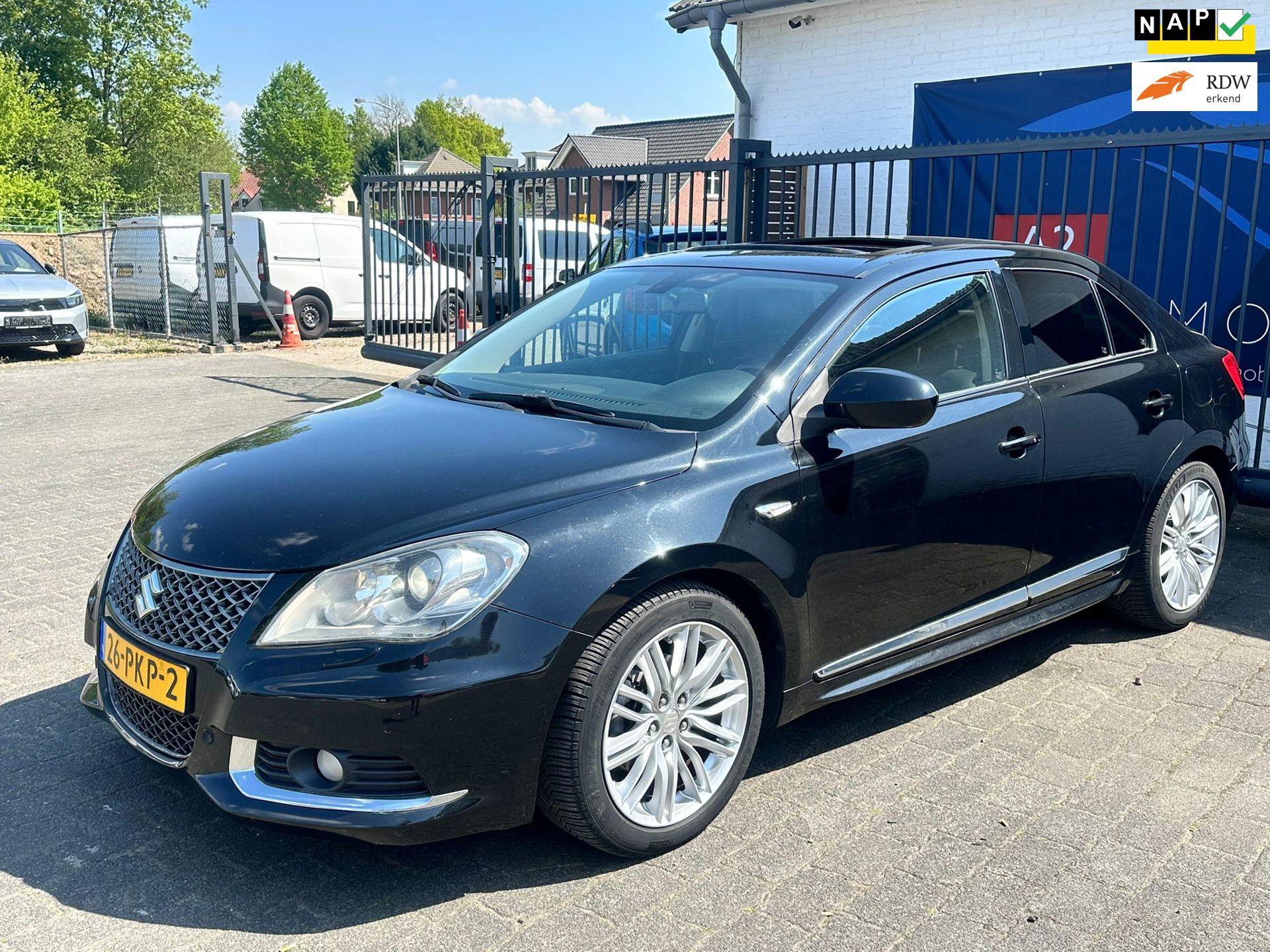 Suzuki Kizashi 2.4 Sport / SCHUIF - KANTELDAK / KEYLESS / STOELVERWARMING / MEMORY