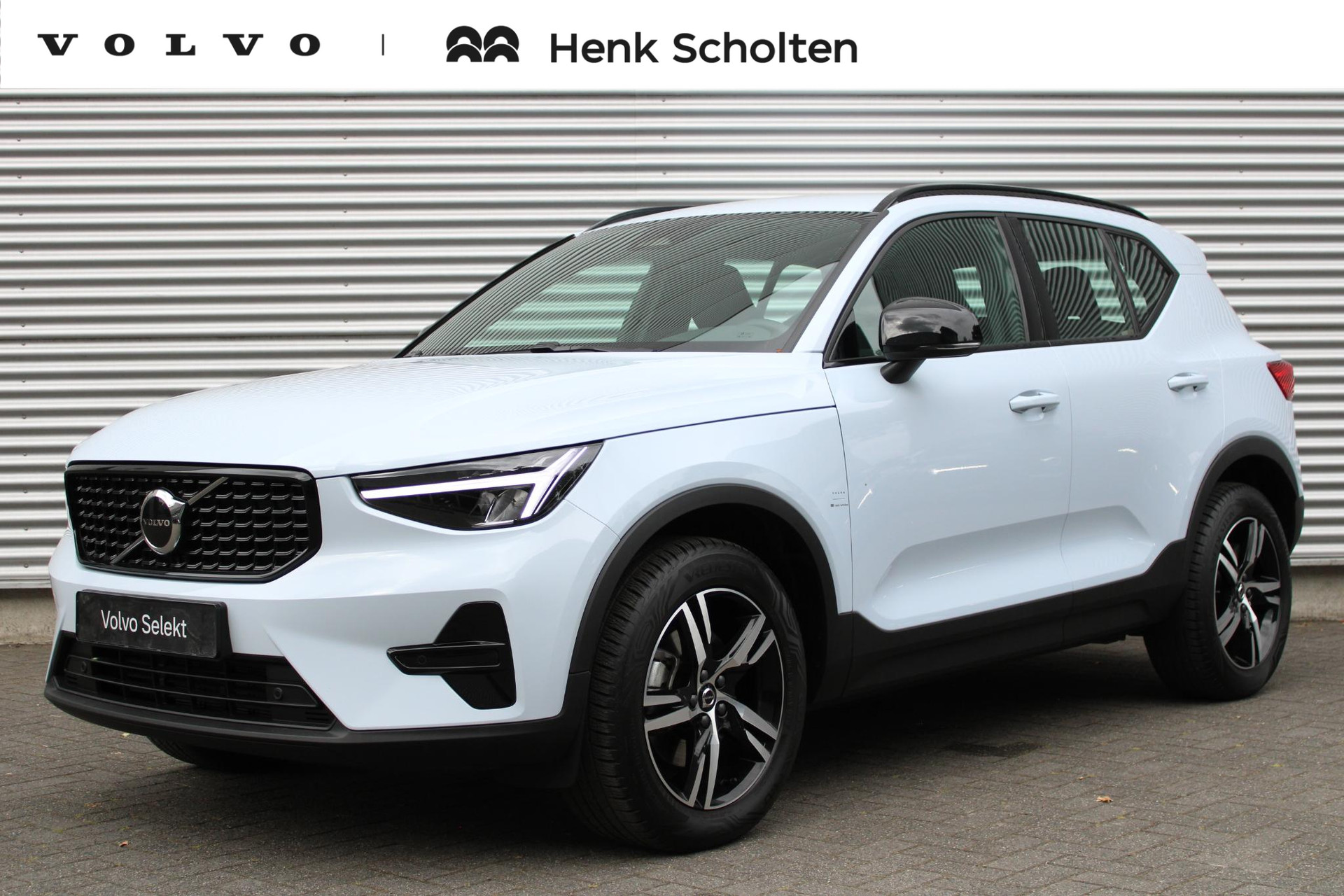 Volvo XC40 B4 Plus Dark