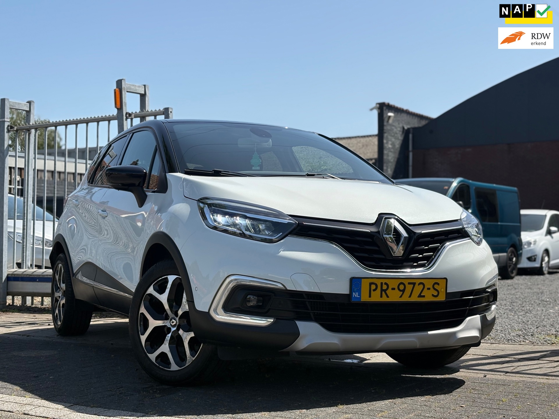 Renault Captur 0.9 TCe Intens | LED | 17” LMV | Trekhaak | R-Link | Easy Park Assistent |