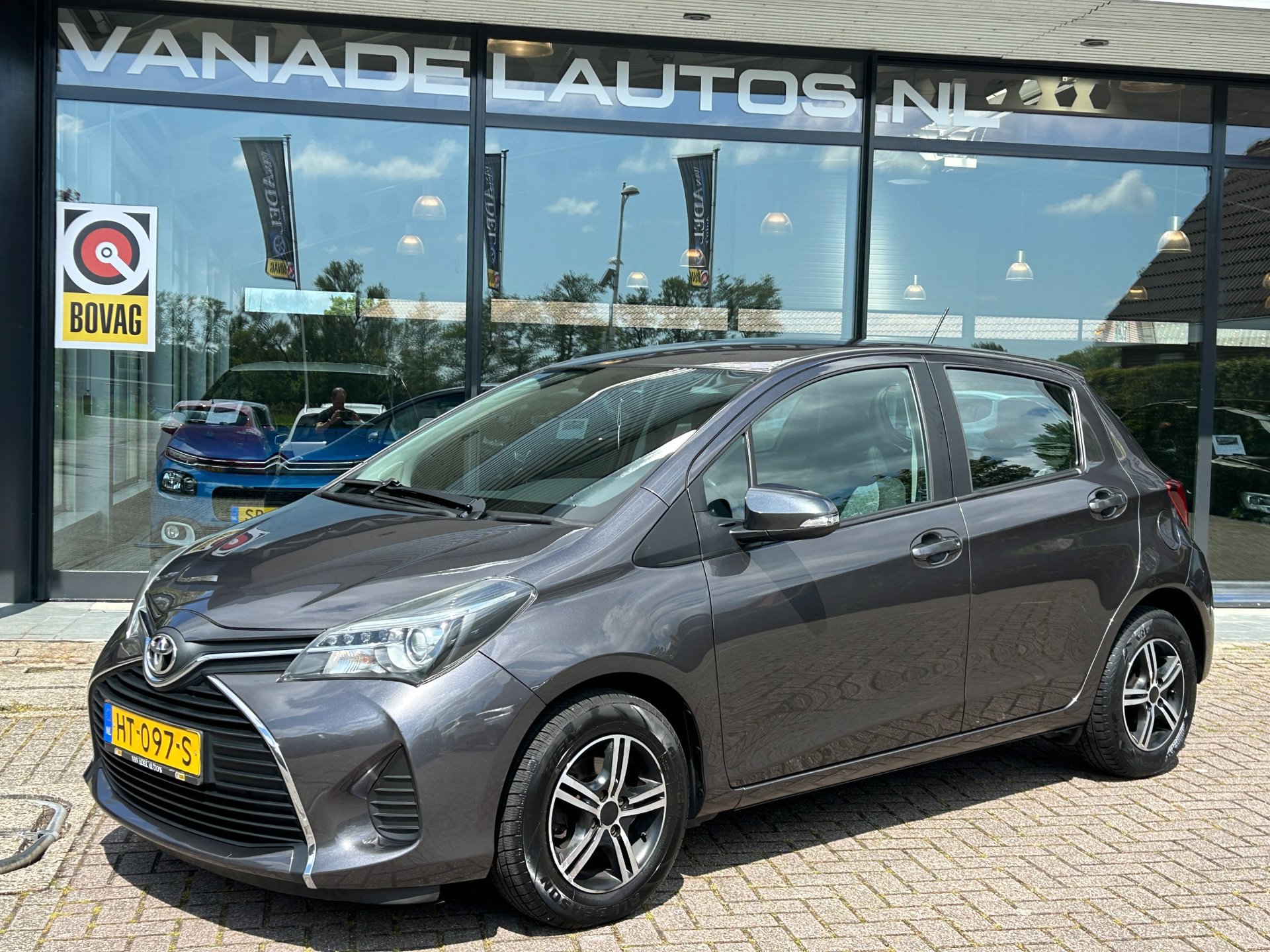 Toyota Yaris 1.0 VVT-i Aspiration 5Drs Airco Camera LM-Velgen NL-Auto NAP Dealeronderhouden!