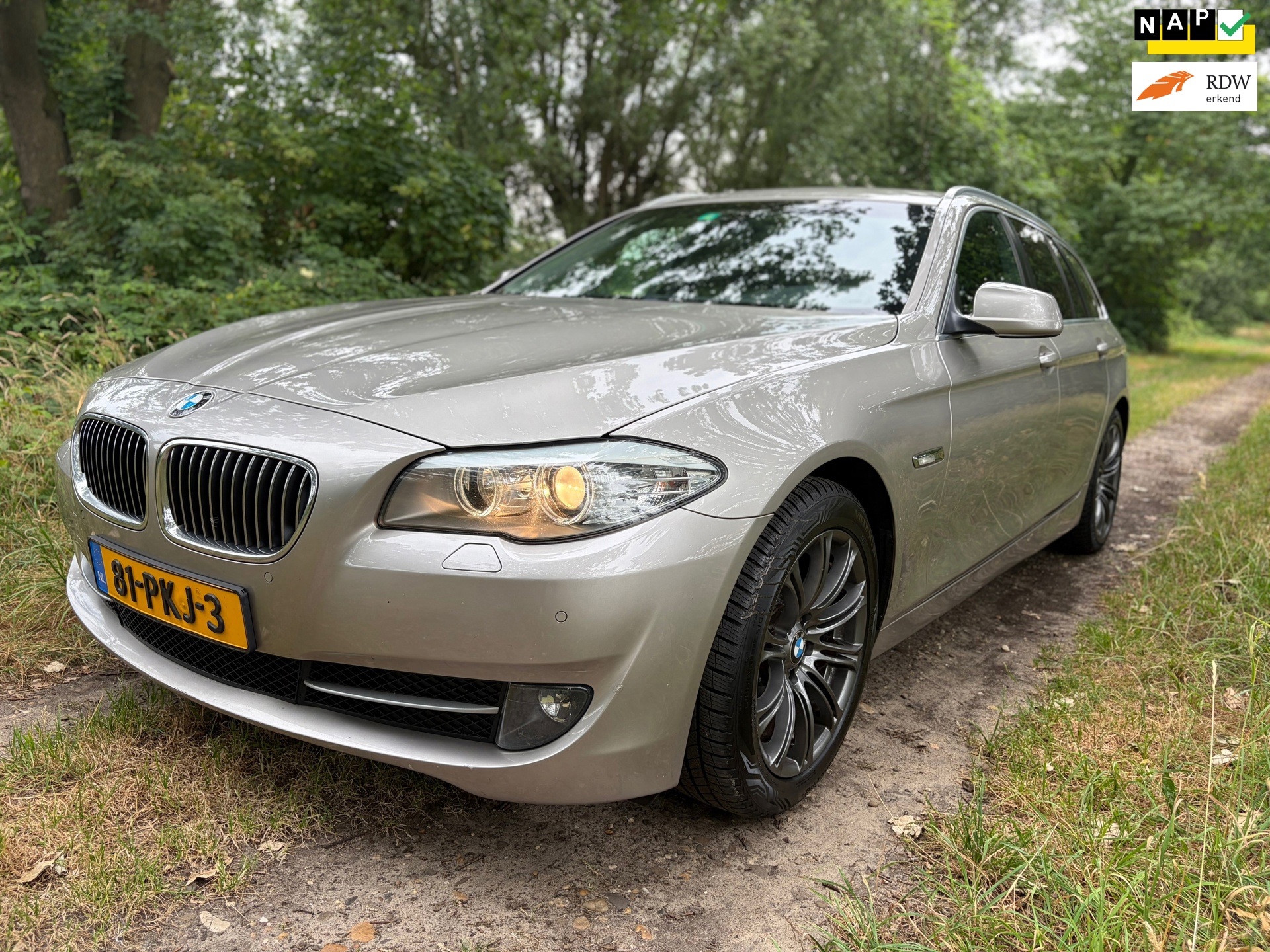 BMW 5-serie Touring 523i Executive Automaat/Nette auto!/NEW APK/Navi/P.sensor!