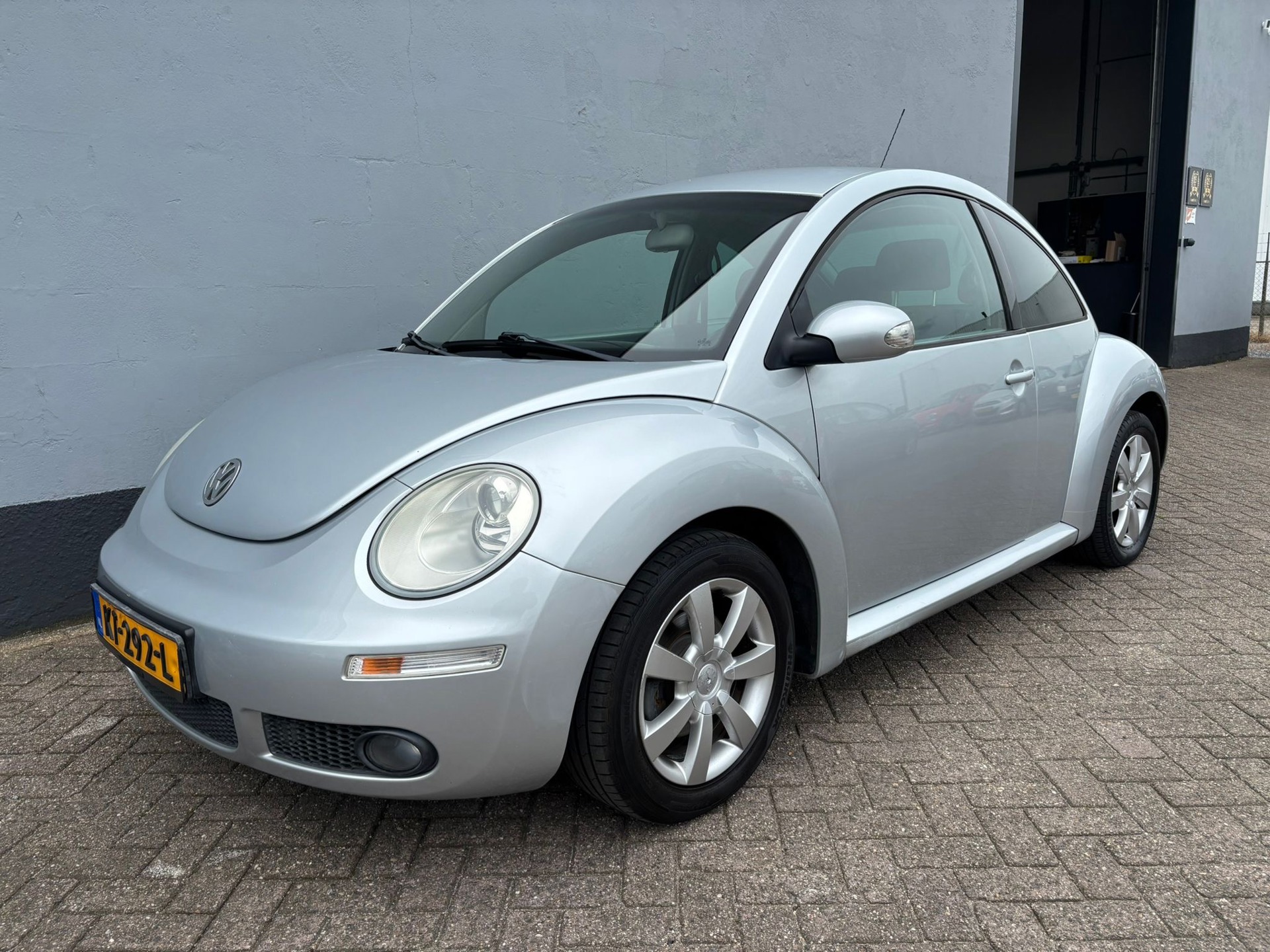 Volkswagen New Beetle 1.4-16V Trendline