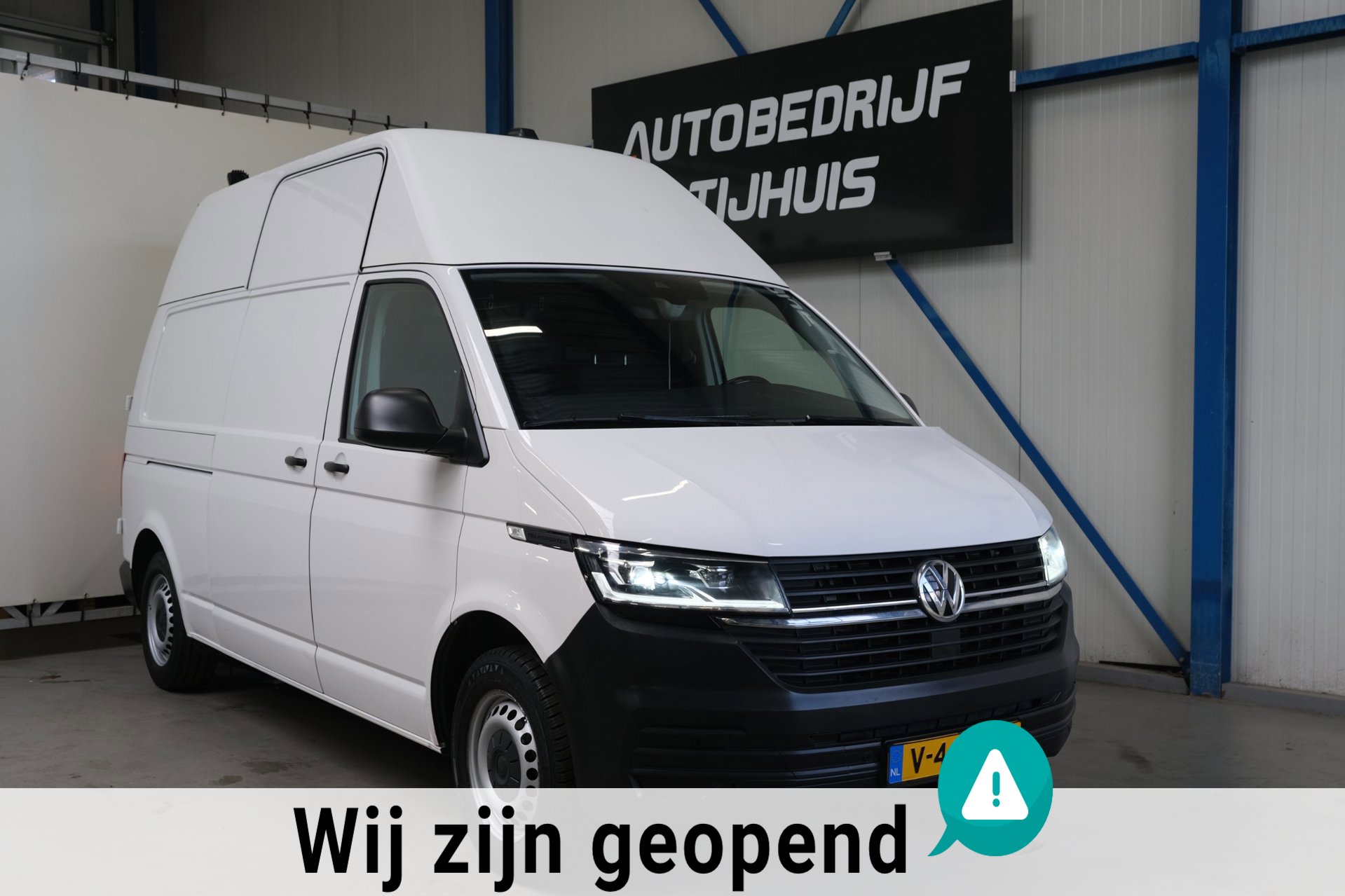Volkswagen Transporter 2.0 TDI L2H2 30 - Airco, Cruise, PDC, Carplay, Inrichting, Trekhaak.