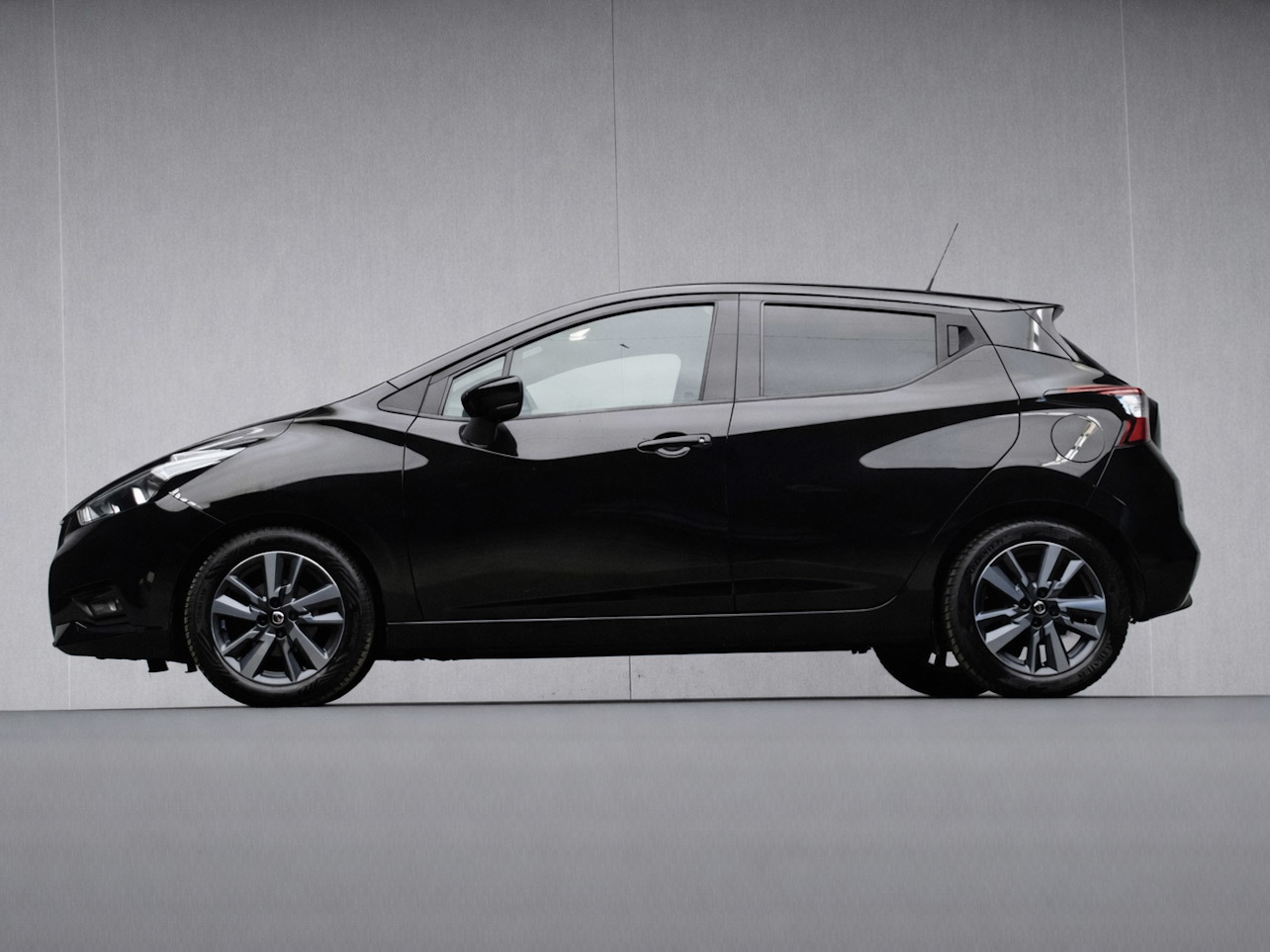 Nissan Micra 0.9 IG-T N-Connecta Sport (NAVI,CAMERA,PDC,CLIMATE,CRUISE,GETINT,ELEKTRISCH PAKKET,SPORTSTOELEN,LM VELGEN)