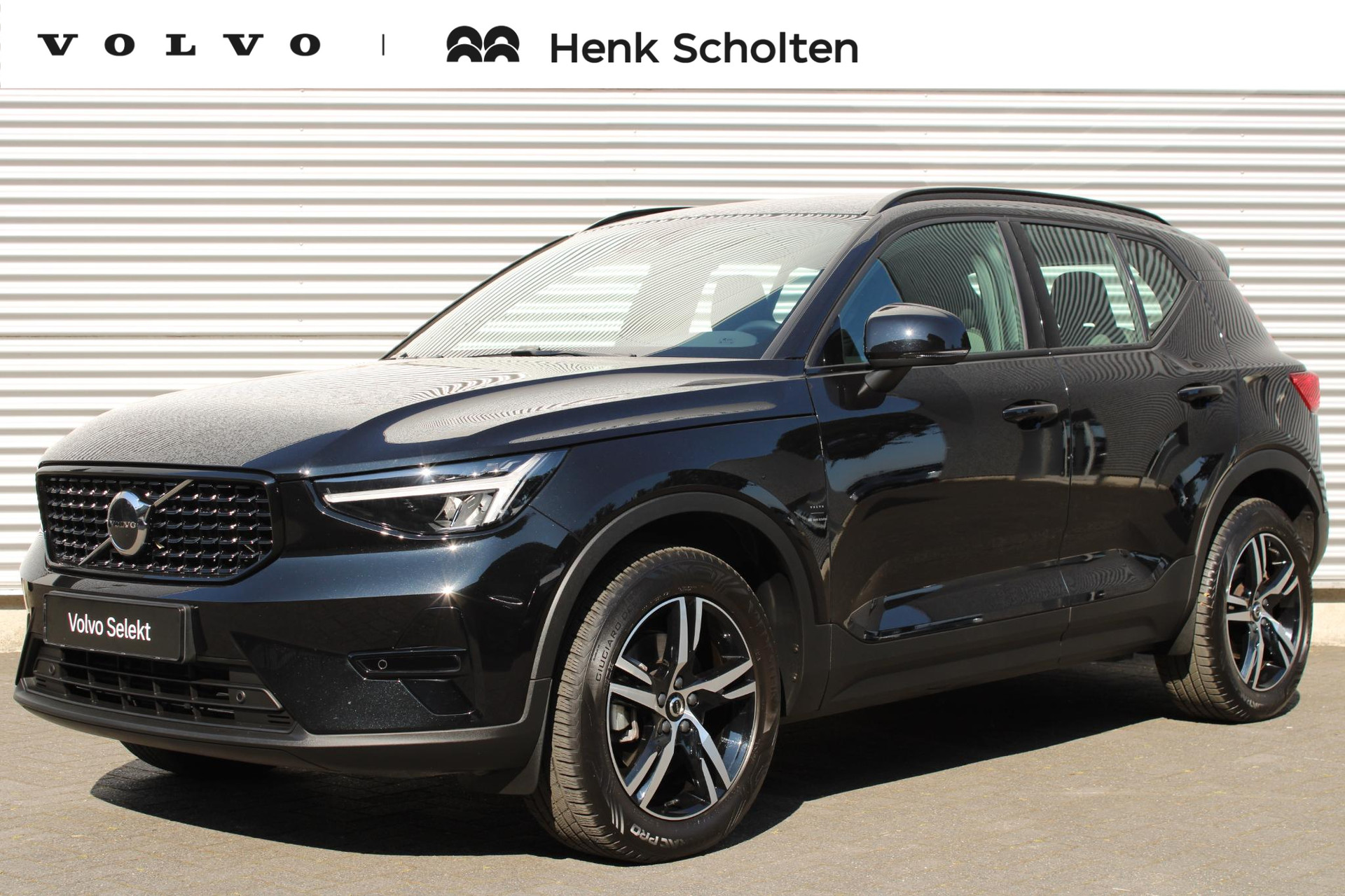 Volvo XC40 2.0 B4 Mild Hybrid Plus Dark |