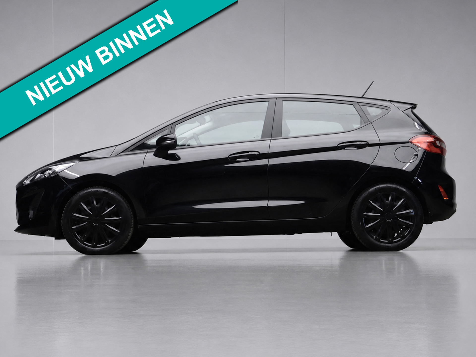 Ford Fiesta 1.1 Sport (APPLE CARPLAY,NAVI,LED,PDC,LANE ASSIST,DAB,BLUETOOTH,SPORTSTOELEN,LM VELGEN,NIEUWE APK,NETTE STAAT)