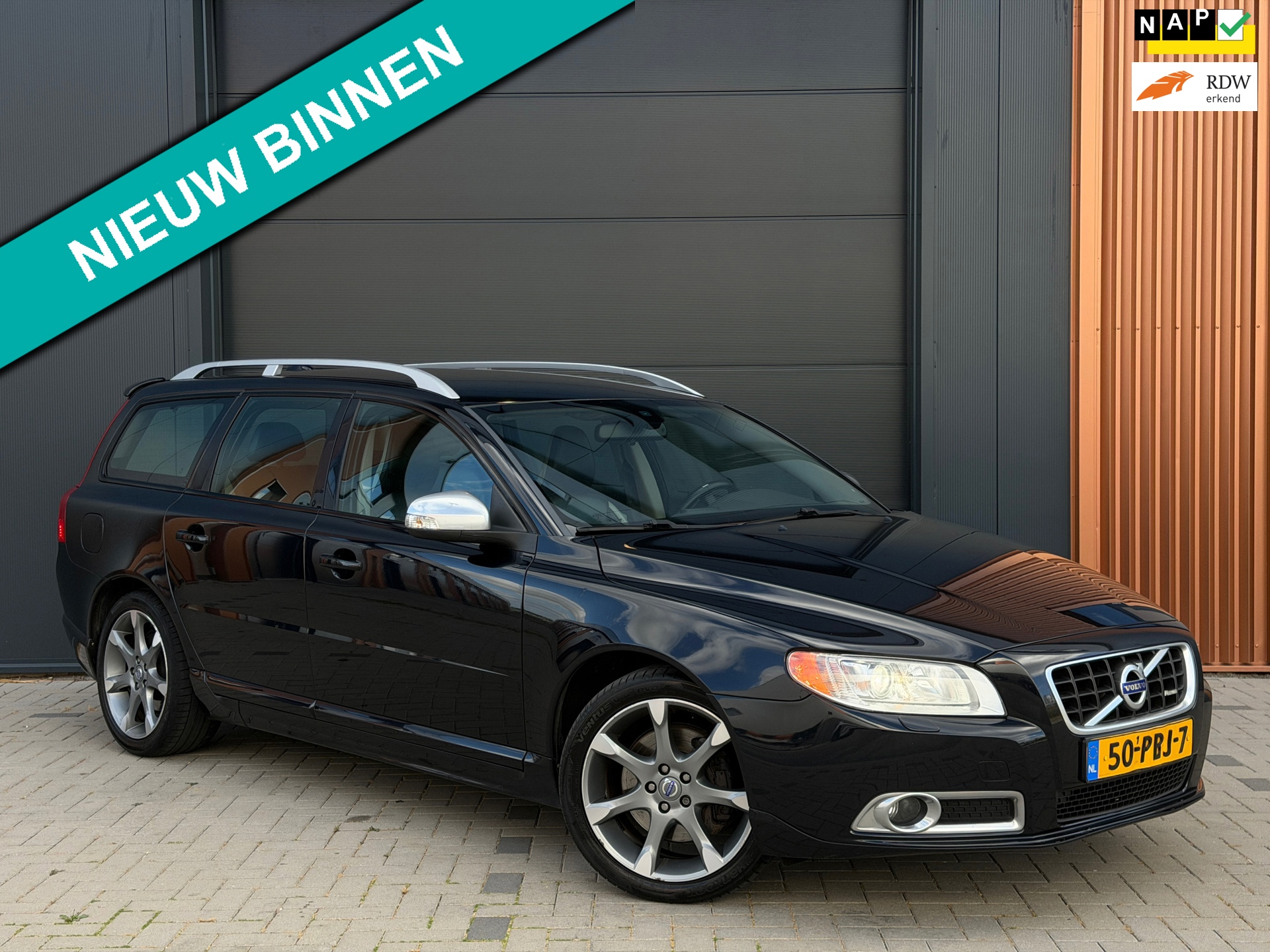 Volvo V70 2.0T R-Edition|Navi|Stoelverwarming|Parkeersensoren|Climate Control|Cruise Control