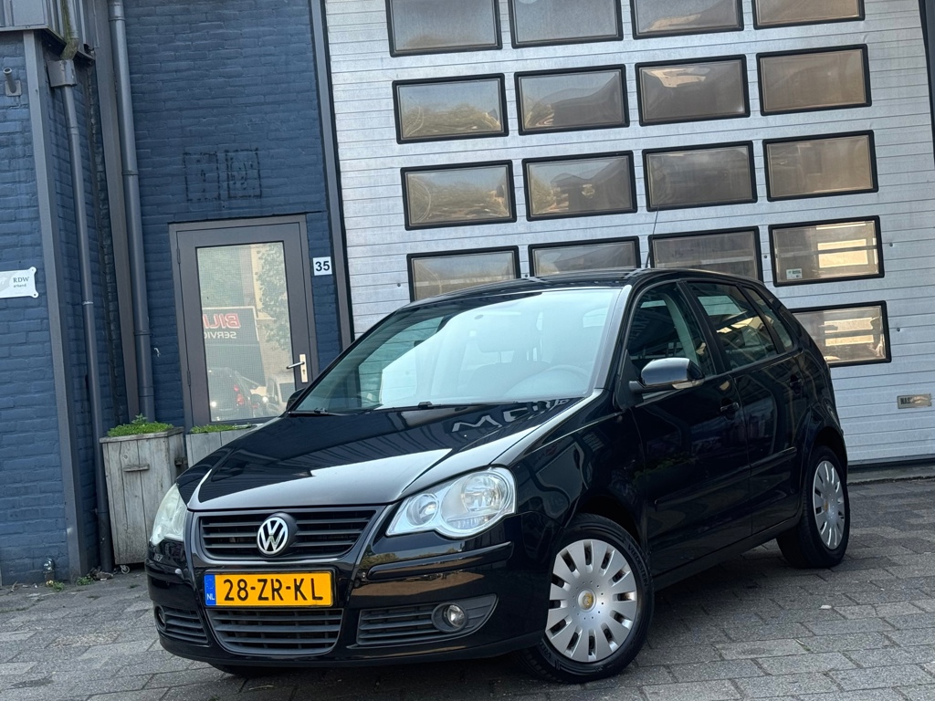 Volkswagen Polo 1.4-16V Comfortline | Clima | Cruise | 5-DRS | N.A.P