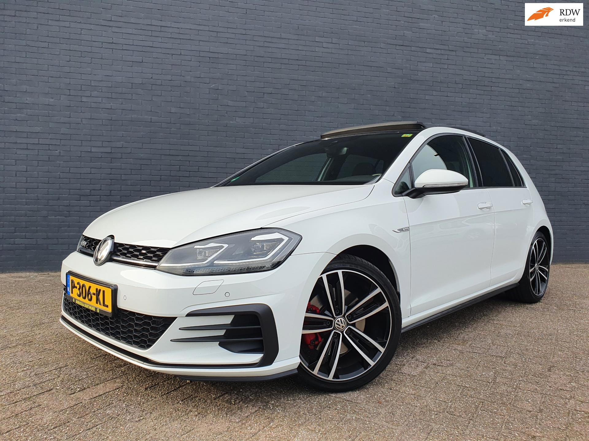Volkswagen Golf 2.0 TDI GTD AUT PANO NAVI PSENSOR CRUISE 2 X SLEUTELS