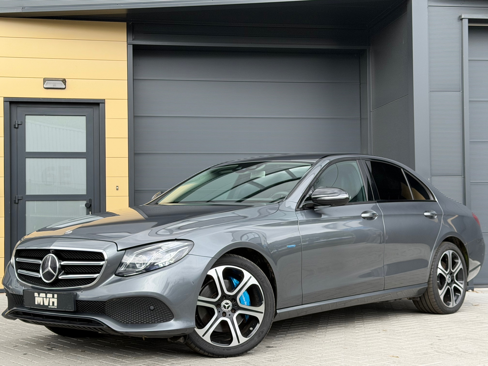 Mercedes-Benz E-klasse 350 e Business Solution AMG - 2017 - Head up - 360 Camera - Ambient - Leder