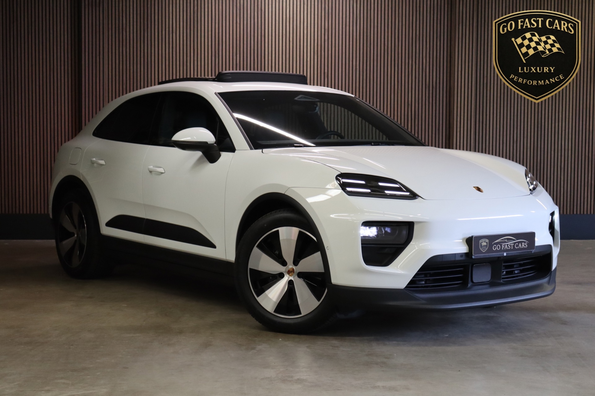 Porsche Macan Pano|100kWh|360 camera|Stoel verw.|Stoel Airco|Memory|20"|Elek. stuur|Adaptieve cruise control|Vol. Fabrieksgarantie