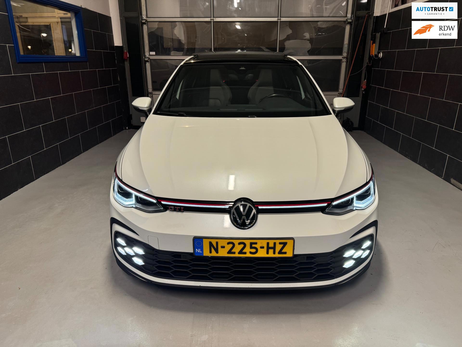 Volkswagen Golf 2.0 TSI GTI - PANO - KEYLESS - H&K - CARPLAY - BTW