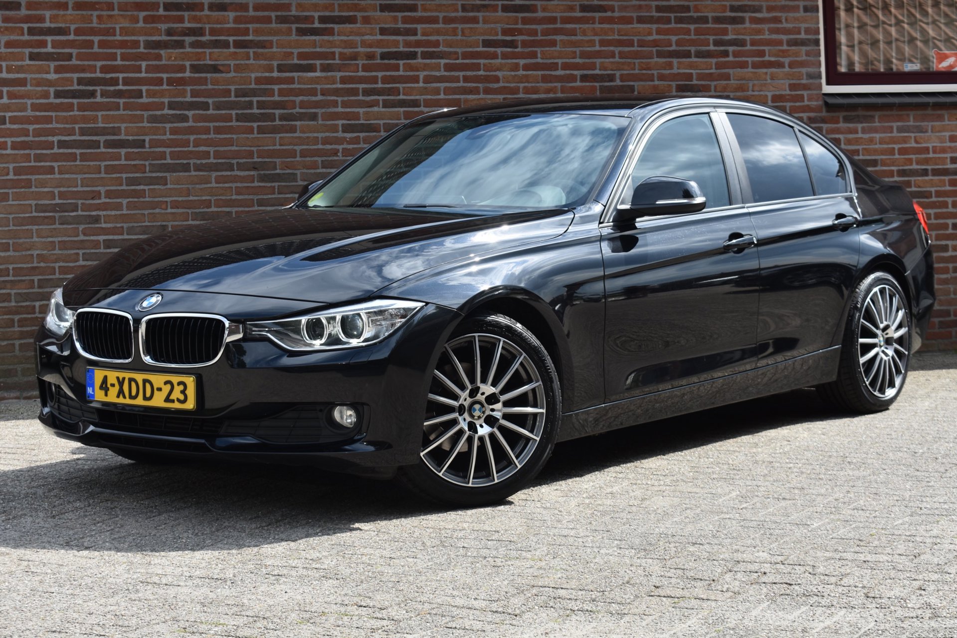 BMW 3-serie 320d EfficientDynamics Edition Executive '14 LED Navi Clima Cruise Inruil mogelijk