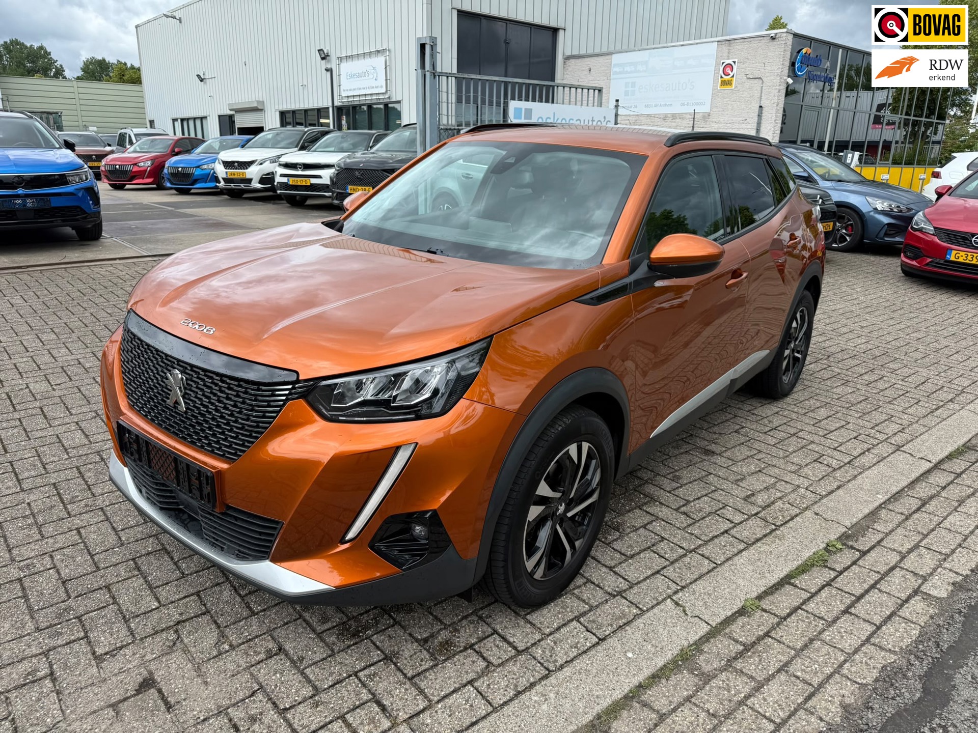 Peugeot 2008 1.2 PureTech Allure 130PK, Navigatie, Automaat