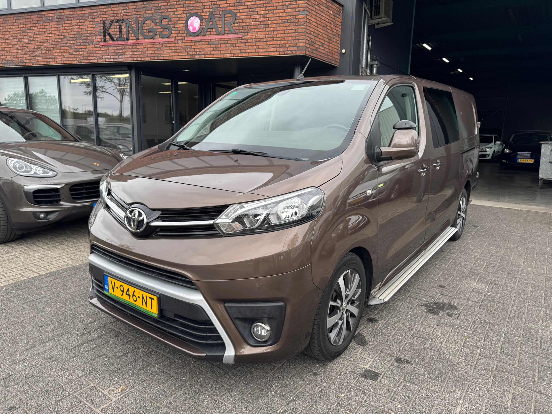 Toyota PROACE Worker 2.0 D-4D Professional Long DC AUTOMAAT LEDER CAMERA VOL ORIG NL NAP