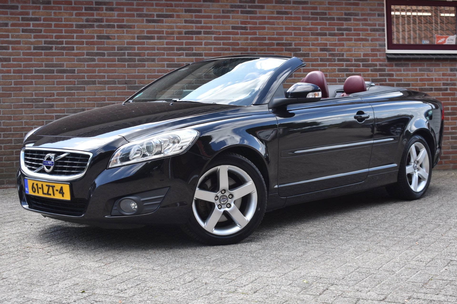 Volvo C70 Convertible 2.0 D3 Momentum '10 Xenon Leder Clima Navi Cruise