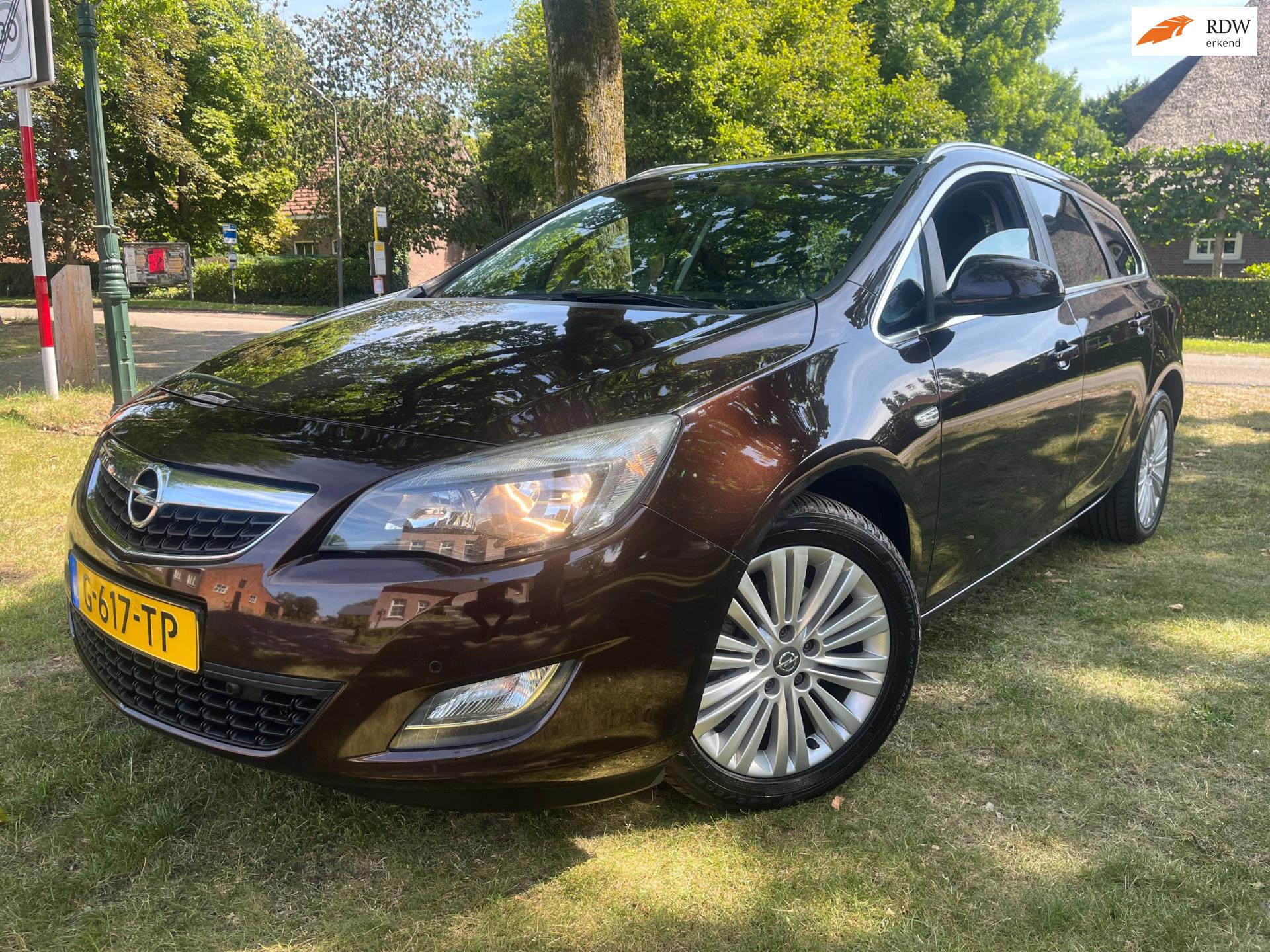 Opel Astra Sports Tourer 1.6 Turbo Cosmo 180Pk / LM / Airco