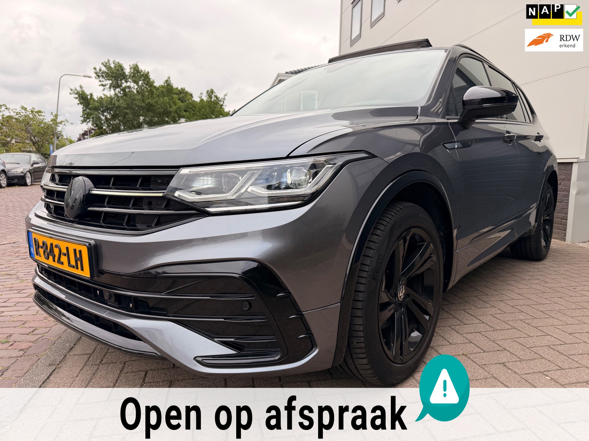 Volkswagen Tiguan Allspace 1.5 TSI R-Line Business+ 7p./Pano/IQ Light/Camera/Sfeer verlichting/Navi/Climate-c/Cruise-c