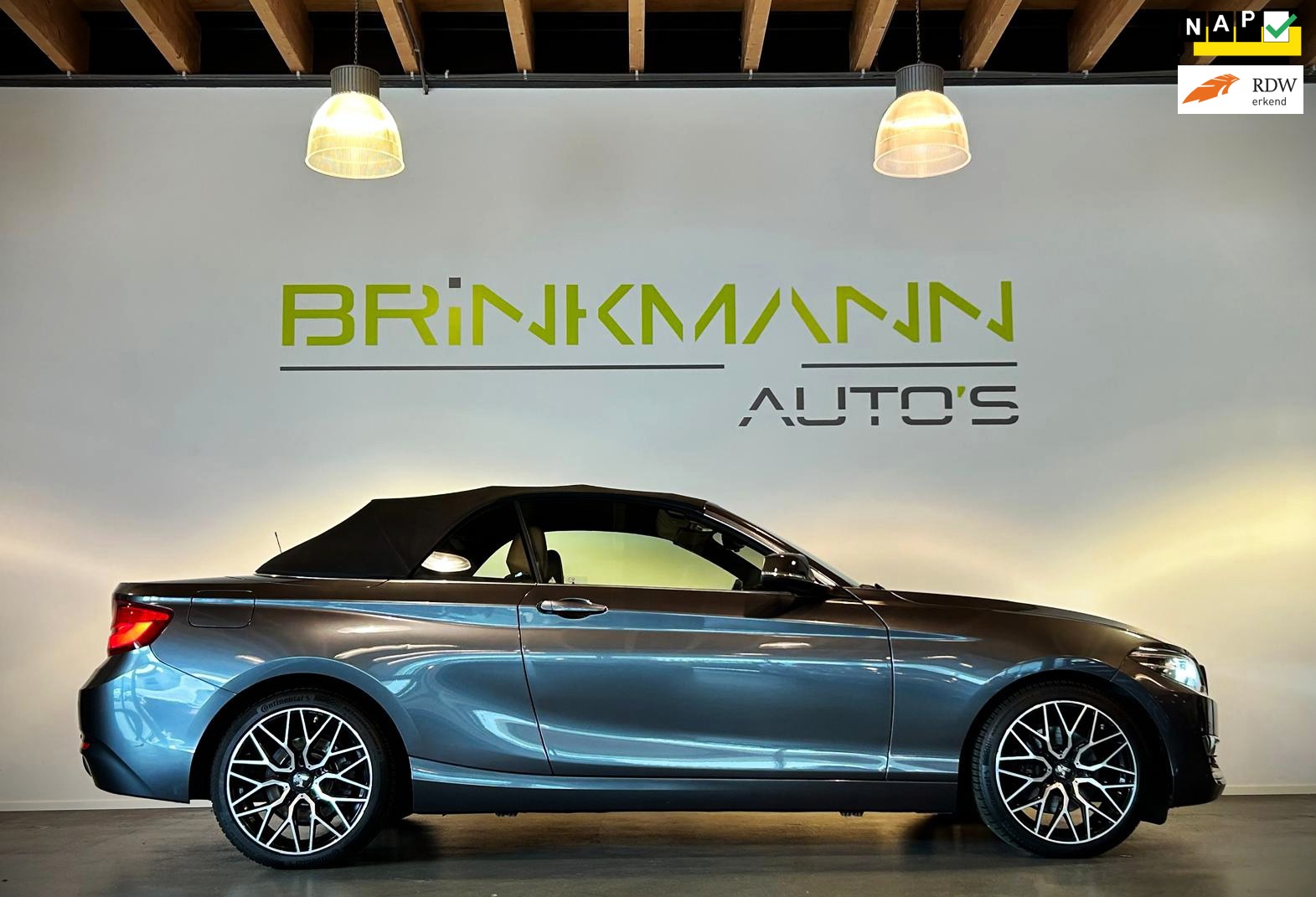 BMW 2-serie Cabrio 220i High Executive - NL Auto - Leder - Sp. Stoelen.