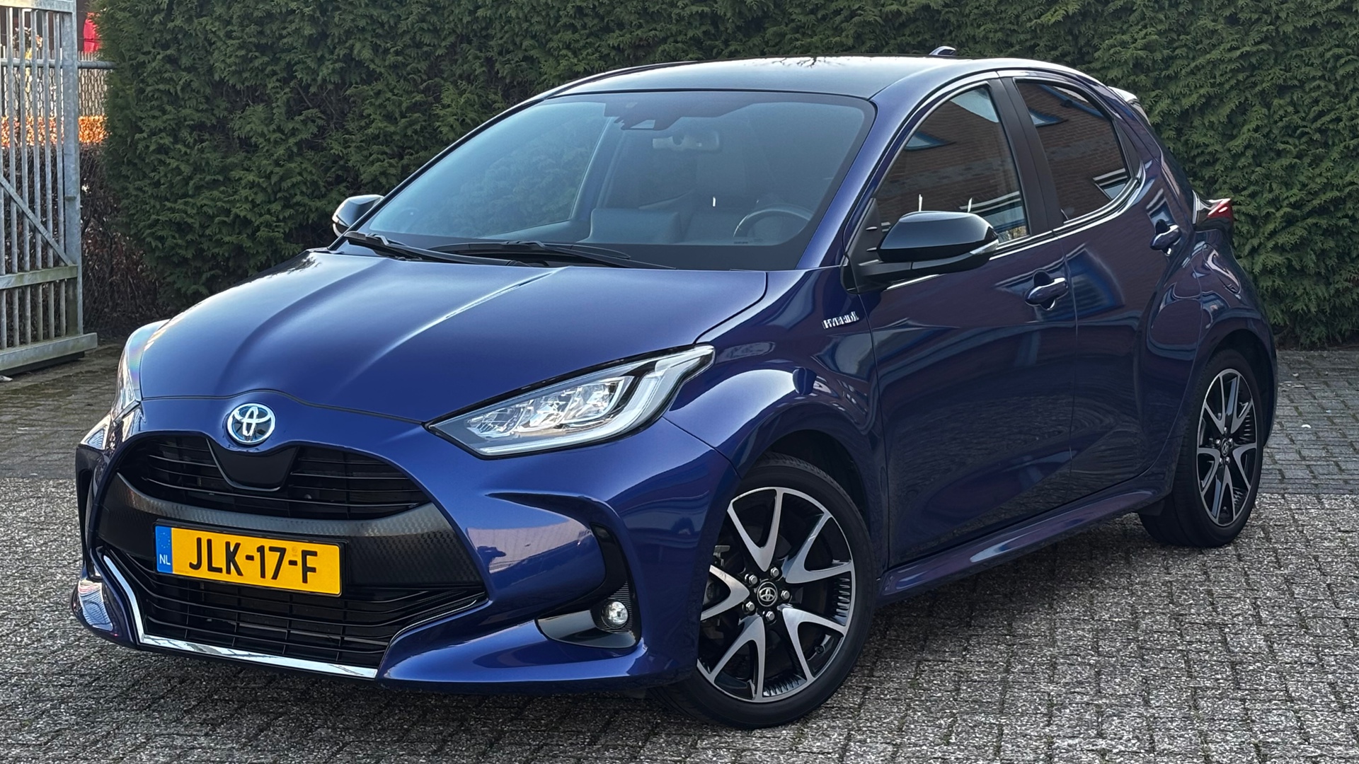 Toyota Yaris 1.5 Hybrid Launch Edition, Navi, AUT, Camera, Pano, Keyless