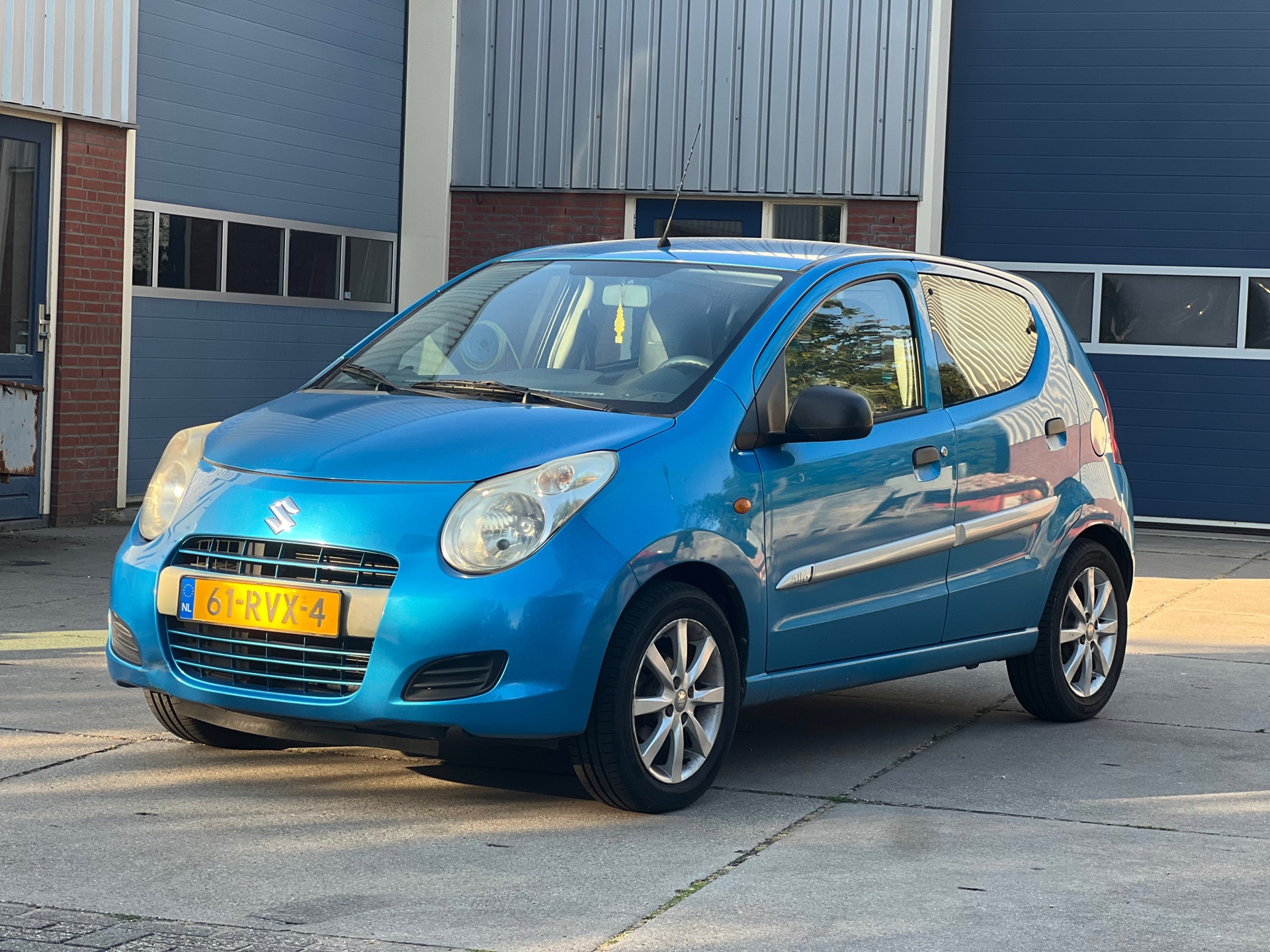 Suzuki Alto 1.0 Silver-line