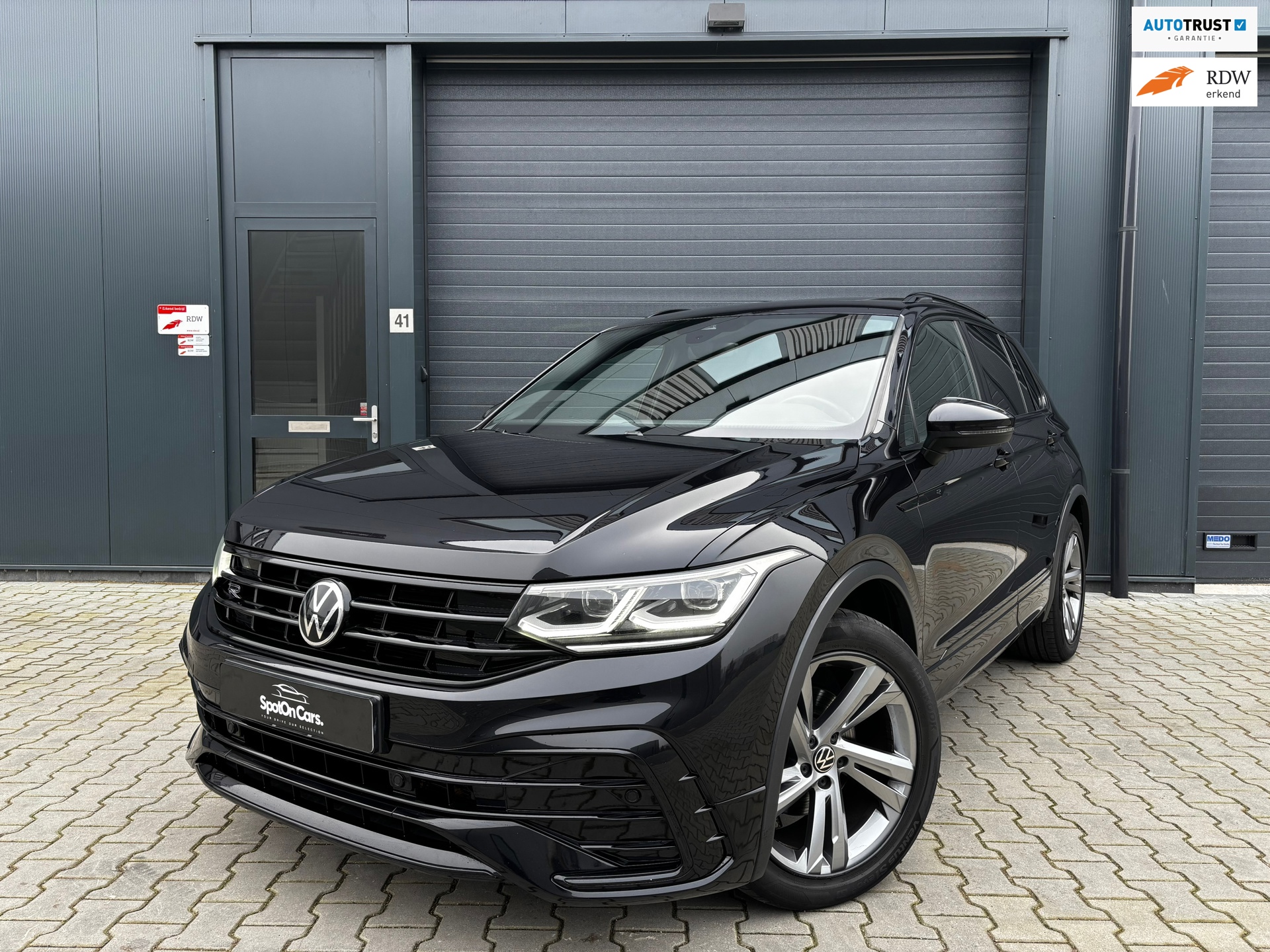 Volkswagen Tiguan 1.5 TSI R-Line Black Style PANO IQ CAMERA ACC
