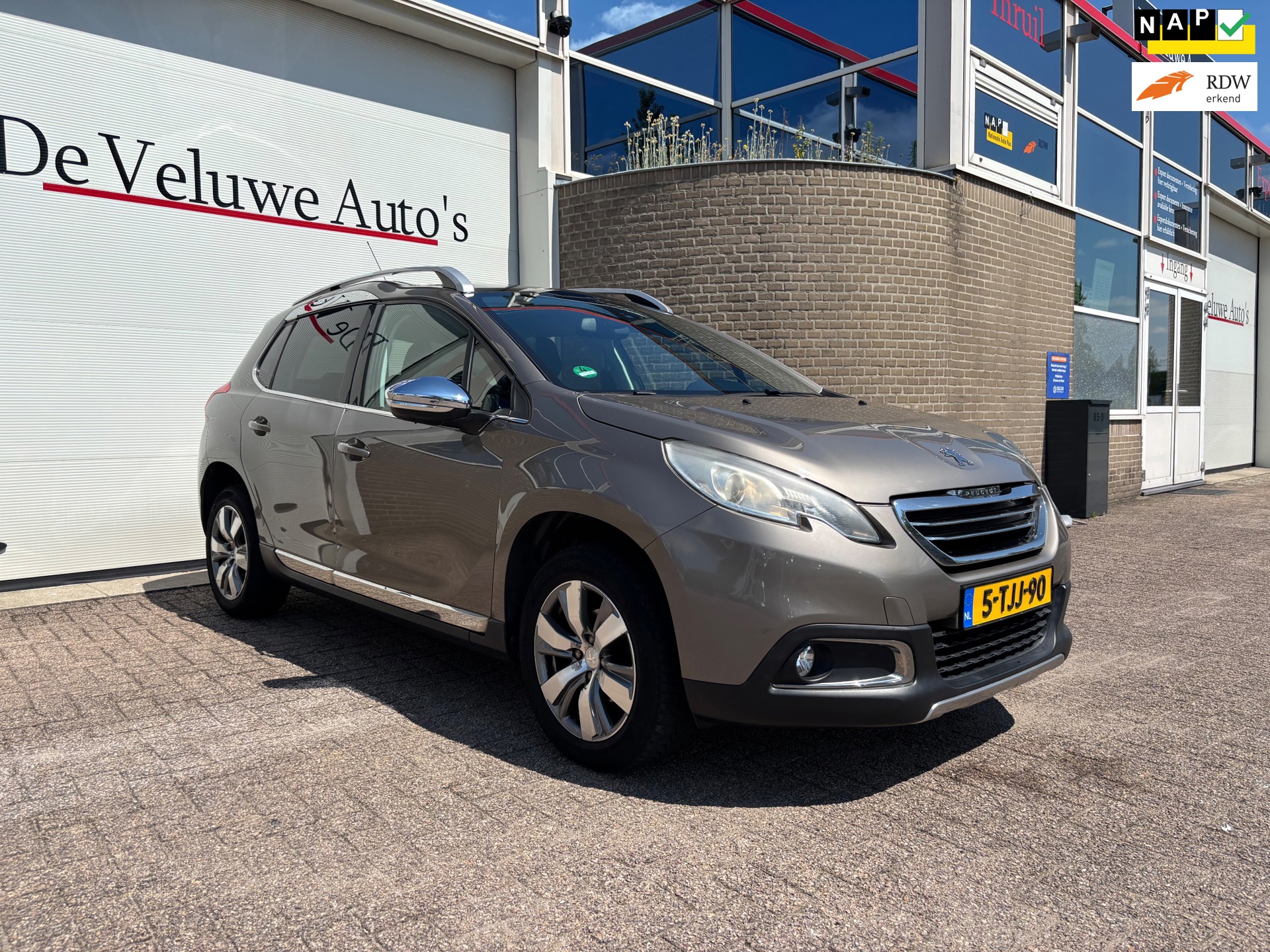 Peugeot 2008 1.2 VTi Allure Pack Premium Plus|PANO|LEDER