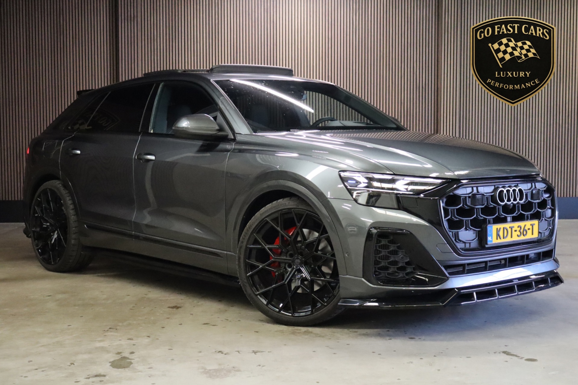 Audi Q8 URBAN 560 PK |24"|B&O|Pano|RS stoelen|Stoelvent|Trekhaak|Matrix LEDlampen|Keyless|360|Headup display|