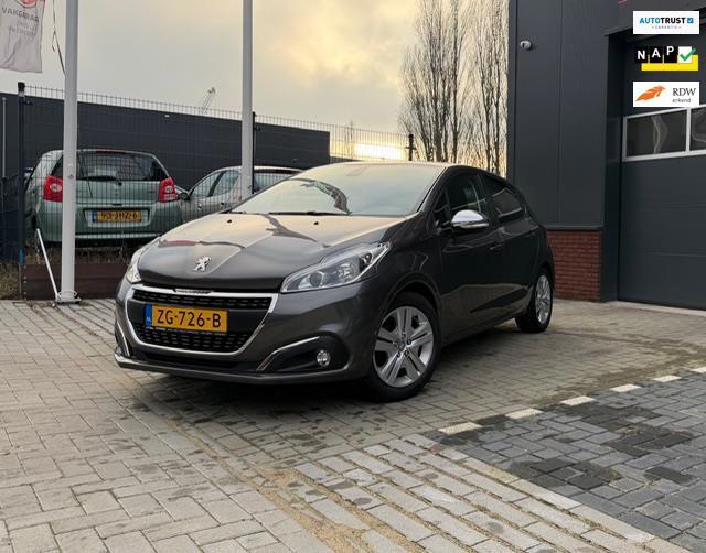 Peugeot 208 1.2 PureTech Signature 6 maanden GARANTIE inbegrepen NAVIGATIE