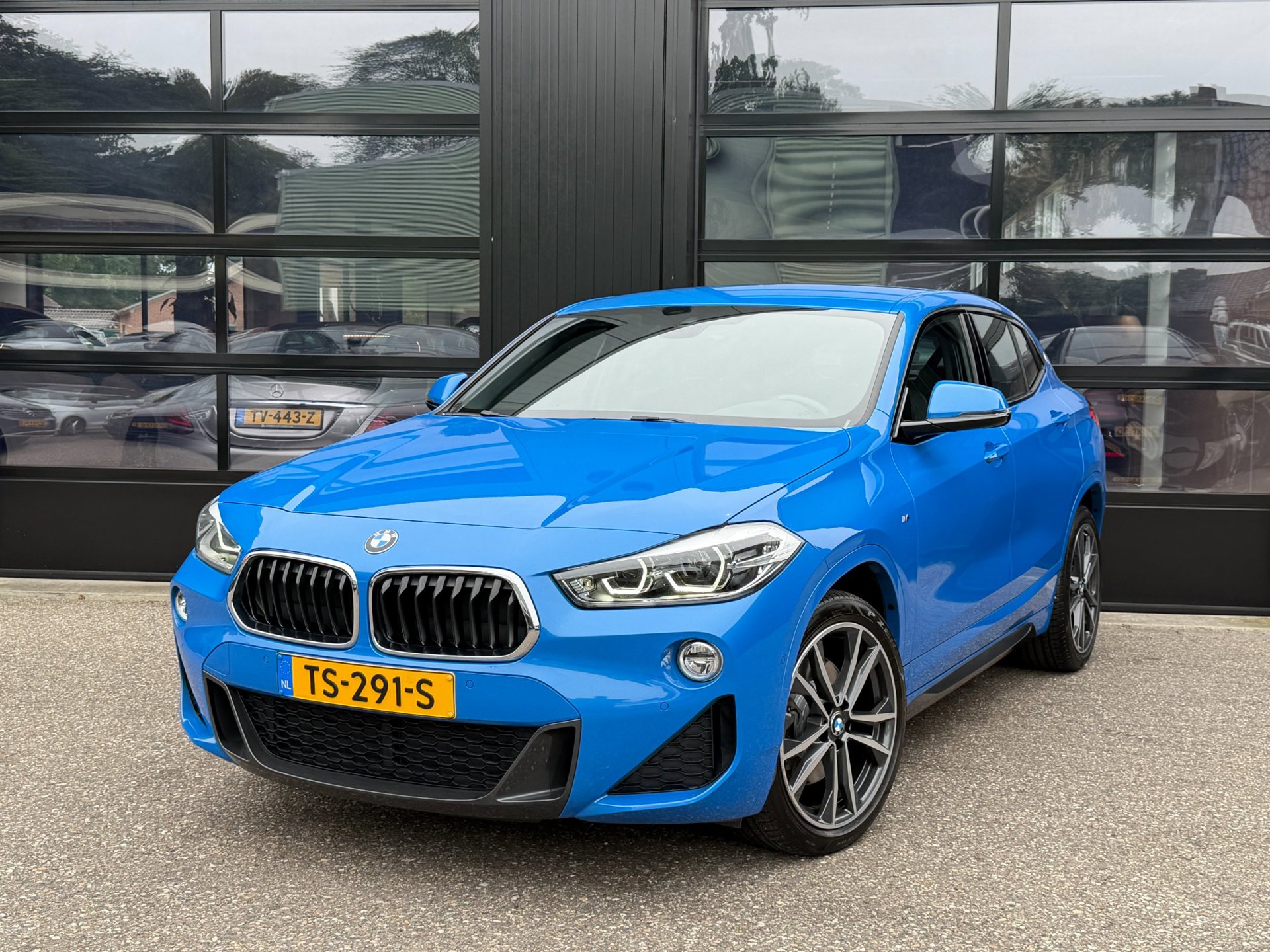 BMW X2 SDrive20i M-Sport Shadowline Headup Misano Blauw