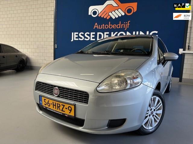 Fiat Grande Punto 1.2 Dynamic,bj.2009,kleur:grijs ! Airco,Sportvelgen,Stereo/Aux,1e eigenaar ! APK tot 02/2026 en NAP 200356 km.