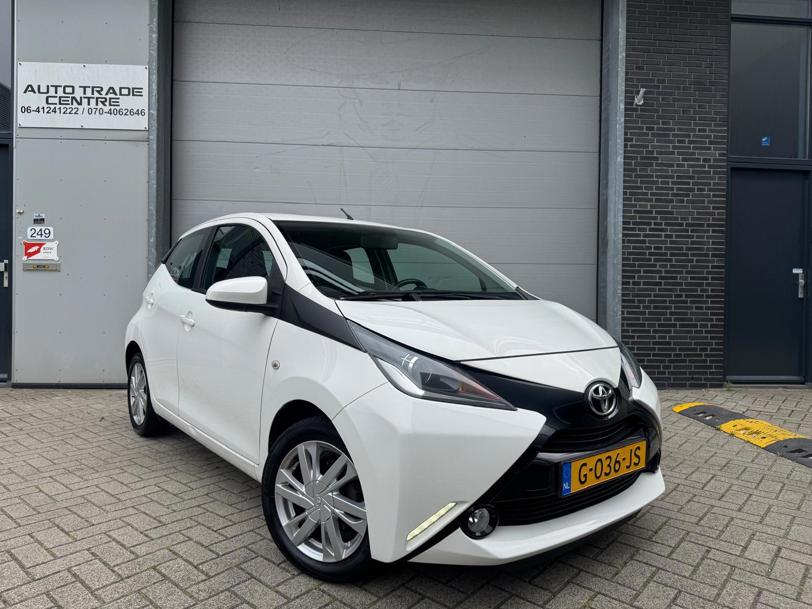 Toyota Aygo 1.0 VVT-i x-cite [Achteruitrijcamera | Carplay | Airco | Volledig OH]