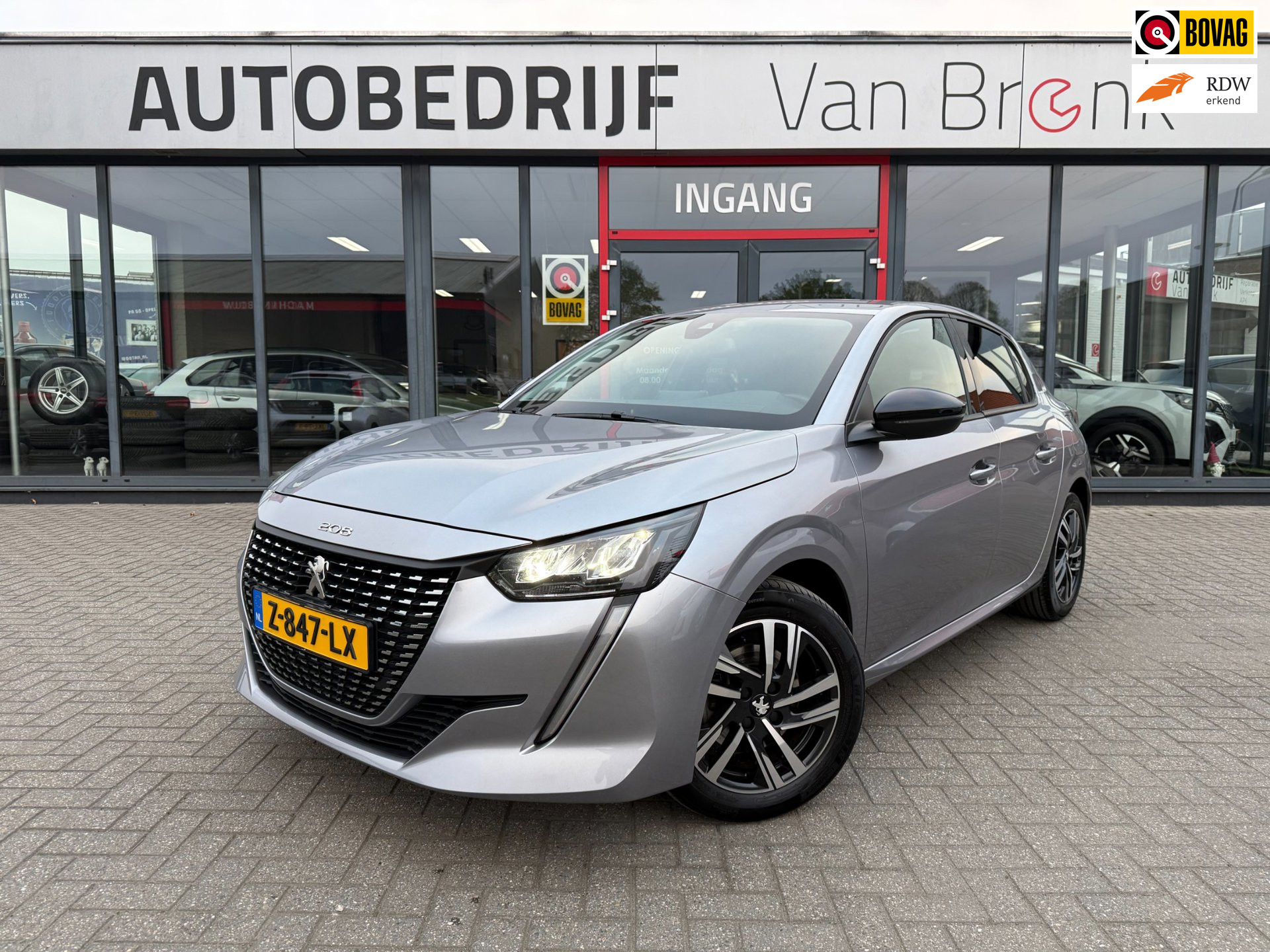 Peugeot 208