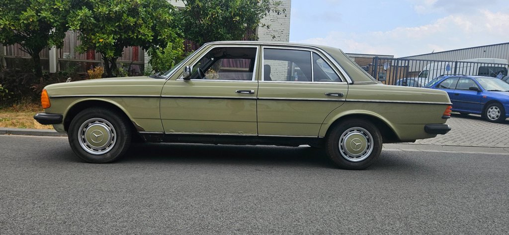 Mercedes-Benz 200-280 (W123) 200 D