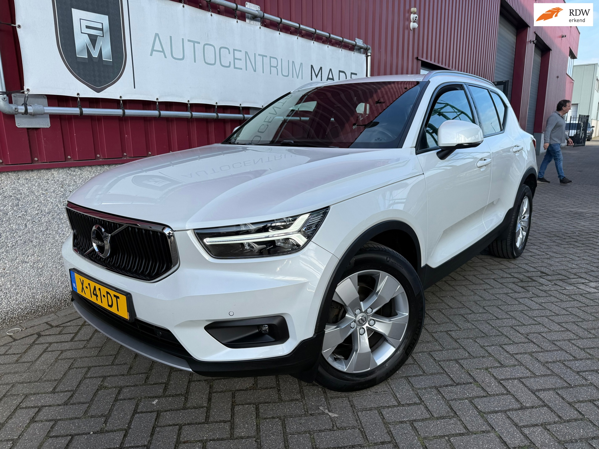 Volvo XC40 1.5 T3 Business Pro // 163PK // Automaat // Leer // PDC // Navi
