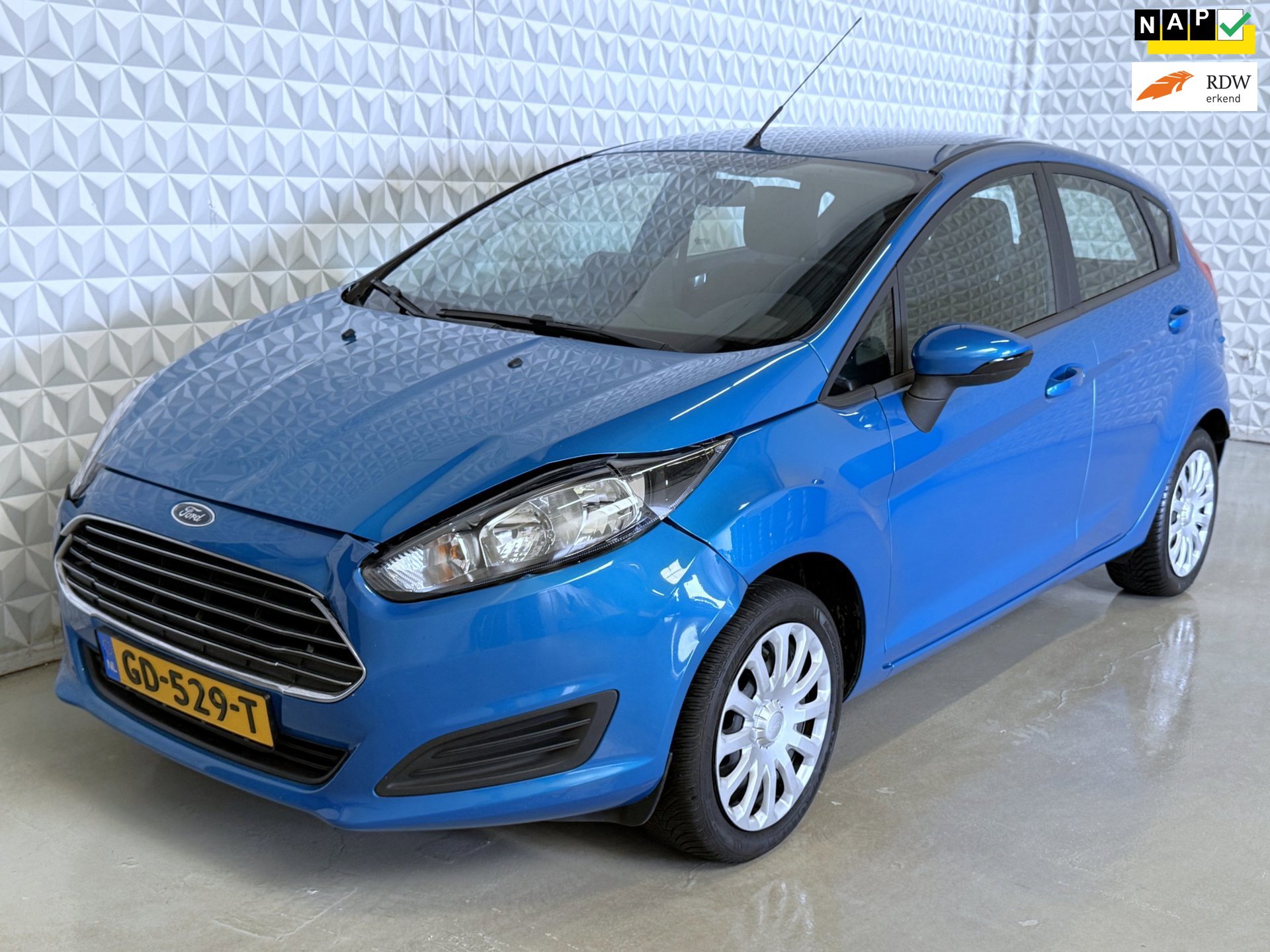 Ford Fiesta 1.0 Style met MOOIE VOOR SCHADE! (2015)