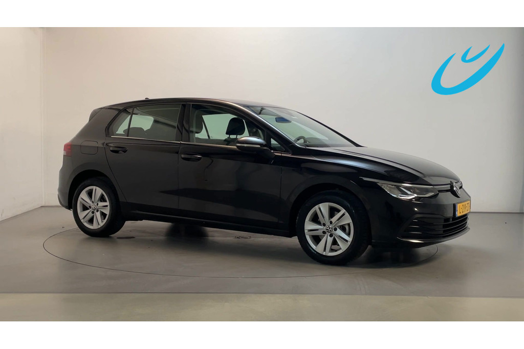 Volkswagen Golf 1.0 eTSI DSG Life Sfeerverlichting Navigatie Parkeersensoren DAB+