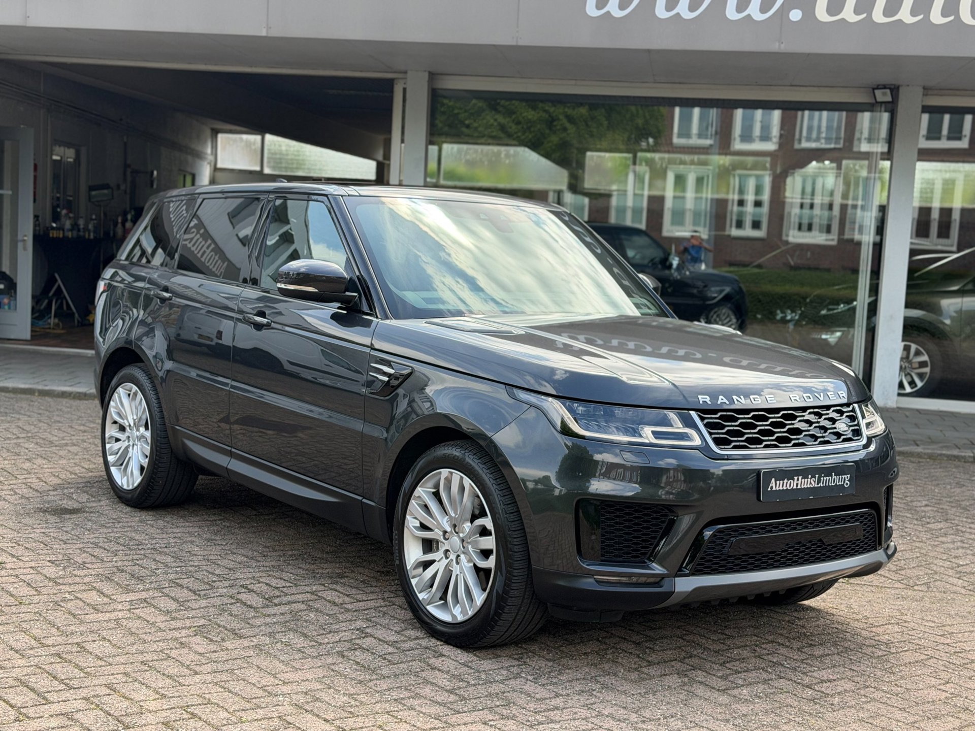 Land Rover Range Rover Sport 2.0 P400e SE|CarPlay|Camera|Pano|Luchtvering|Dealer onderhouden|1e Eigenaar|Meridian