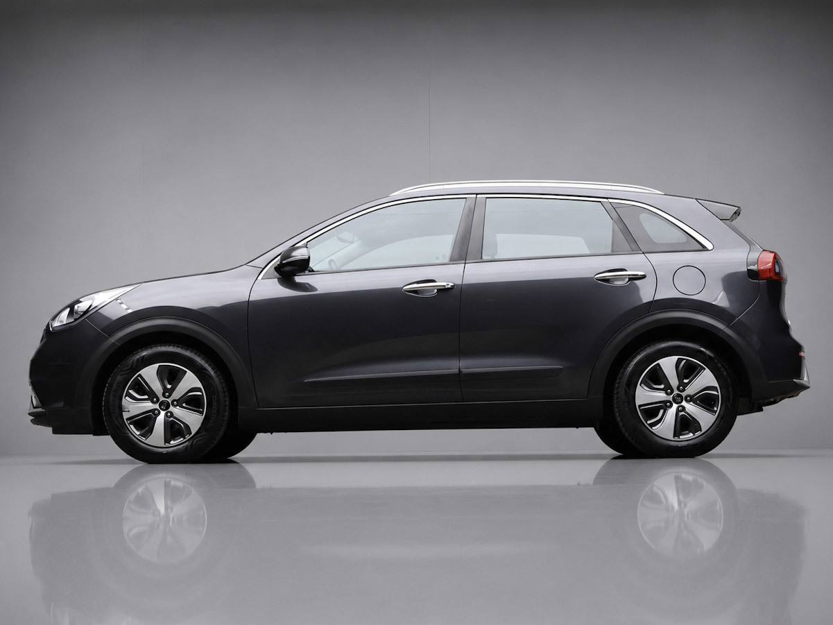Kia Niro 1.6 GDi Hybrid DynamicLine Sport (APPLE CARPLAY,NAVI,CAMERA,CLIMATE,CRUISE,LED,SPORTSTOELEN,LM VELGEN,NETTE STAAT)