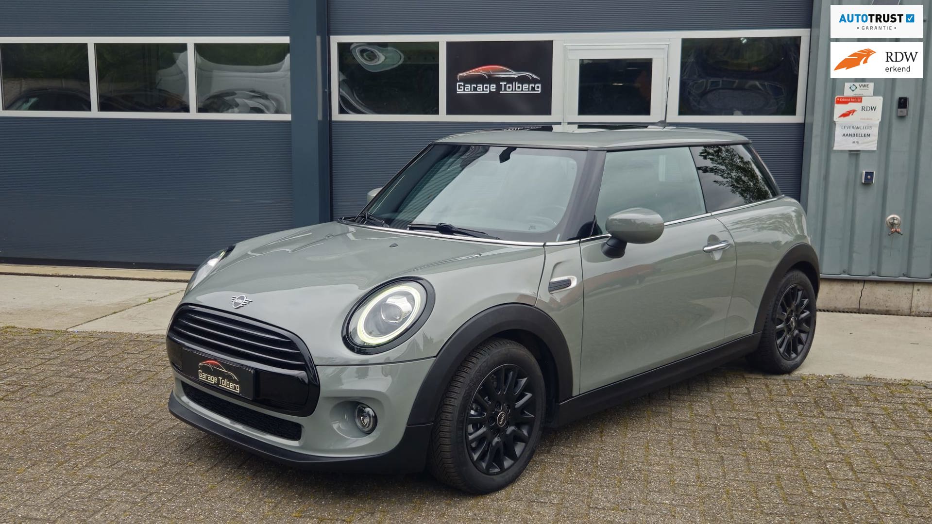Mini 3-Deurs 1.5 Cooper APPLE CARPLAY/ LUXE INTERIEUR/LED/INFOTAINMENTSYSTEM/ACHTERUITRIJCAMERA/PANO-DAK. BOMVOL!!!!!!!!!!!!!